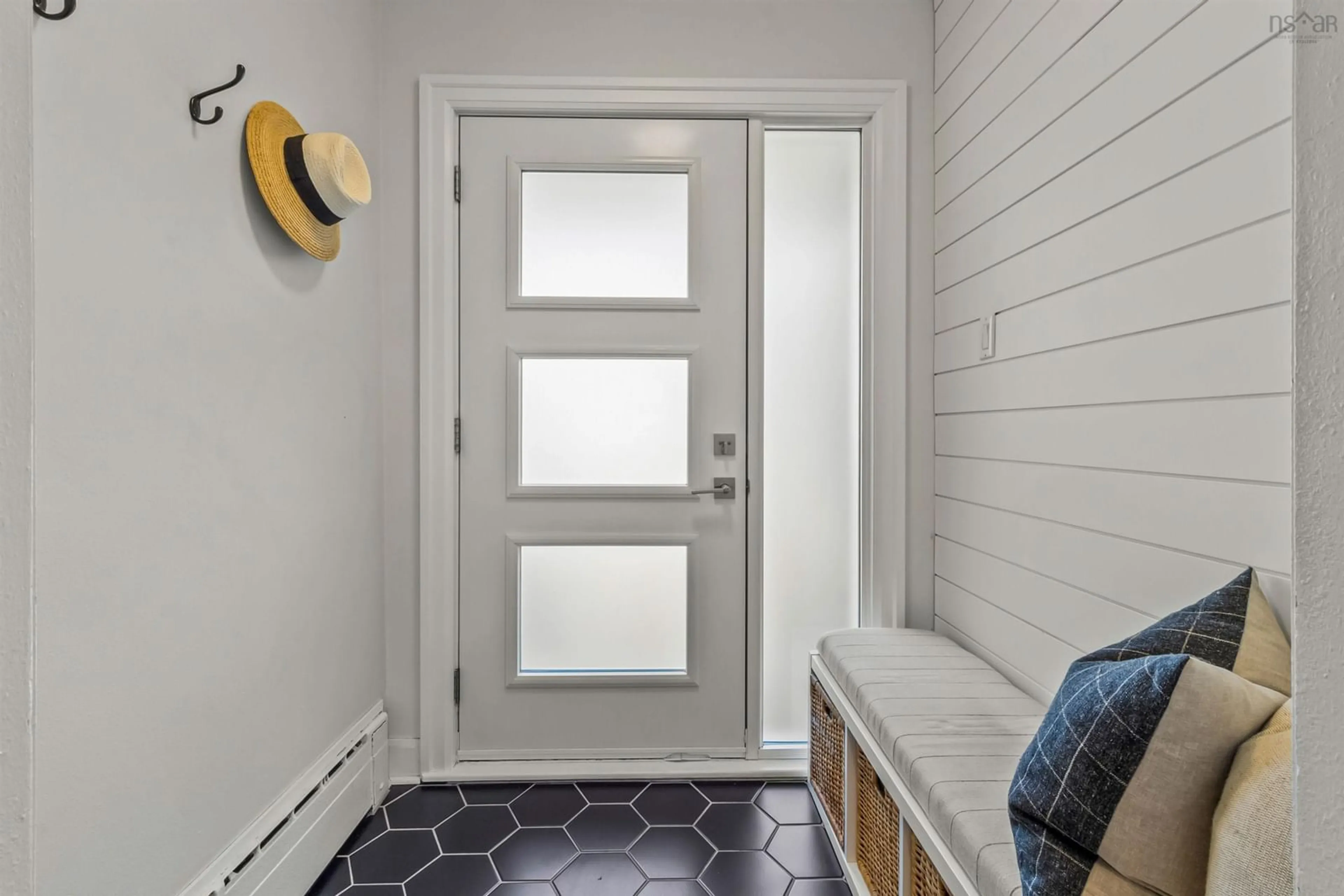 Indoor entryway for 2830 Melton Ave, Halifax Nova Scotia B3L 3Z1