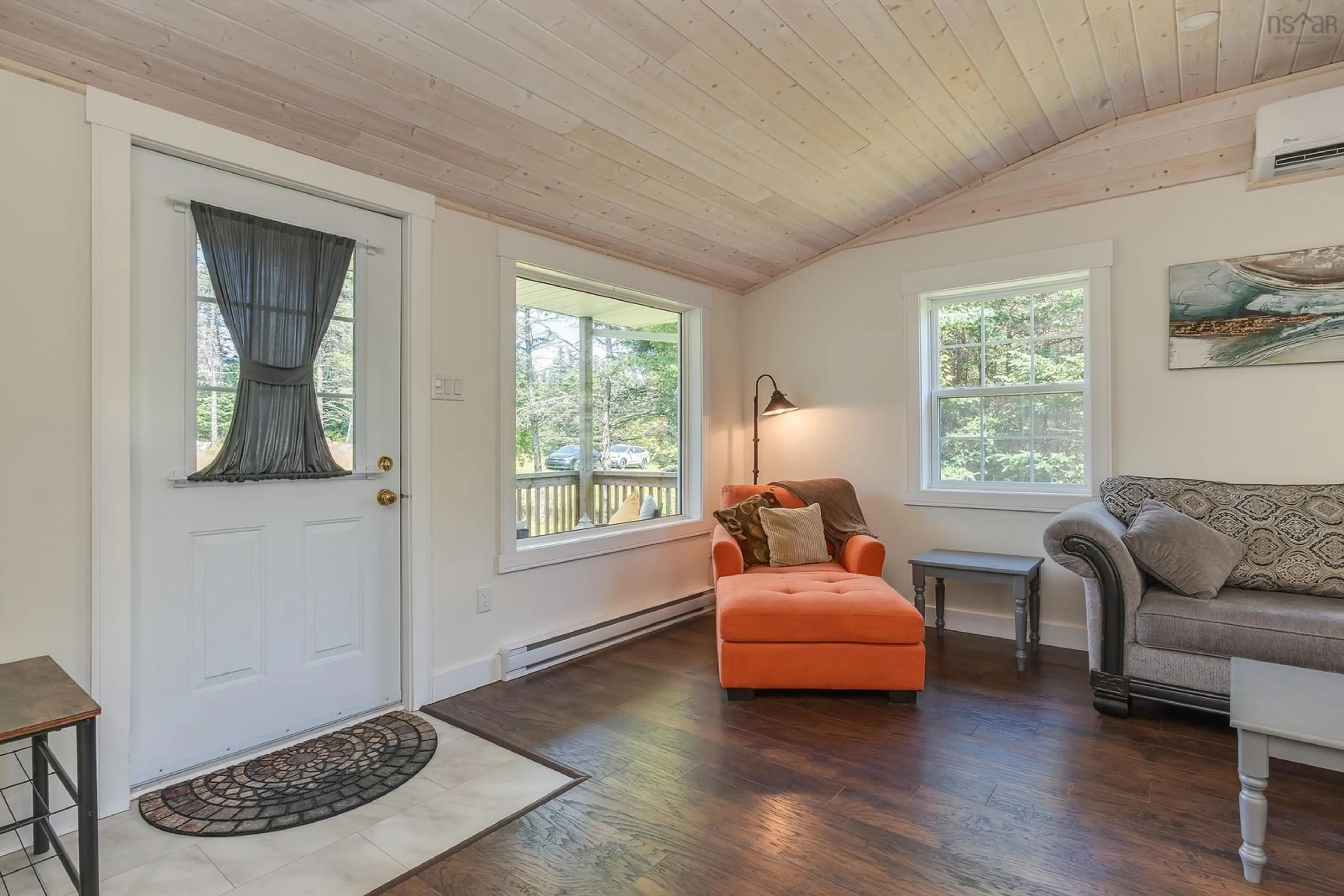 Indoor entryway for 20 Howard Stevens Walk, Clam Harbour Nova Scotia B0J 2L0