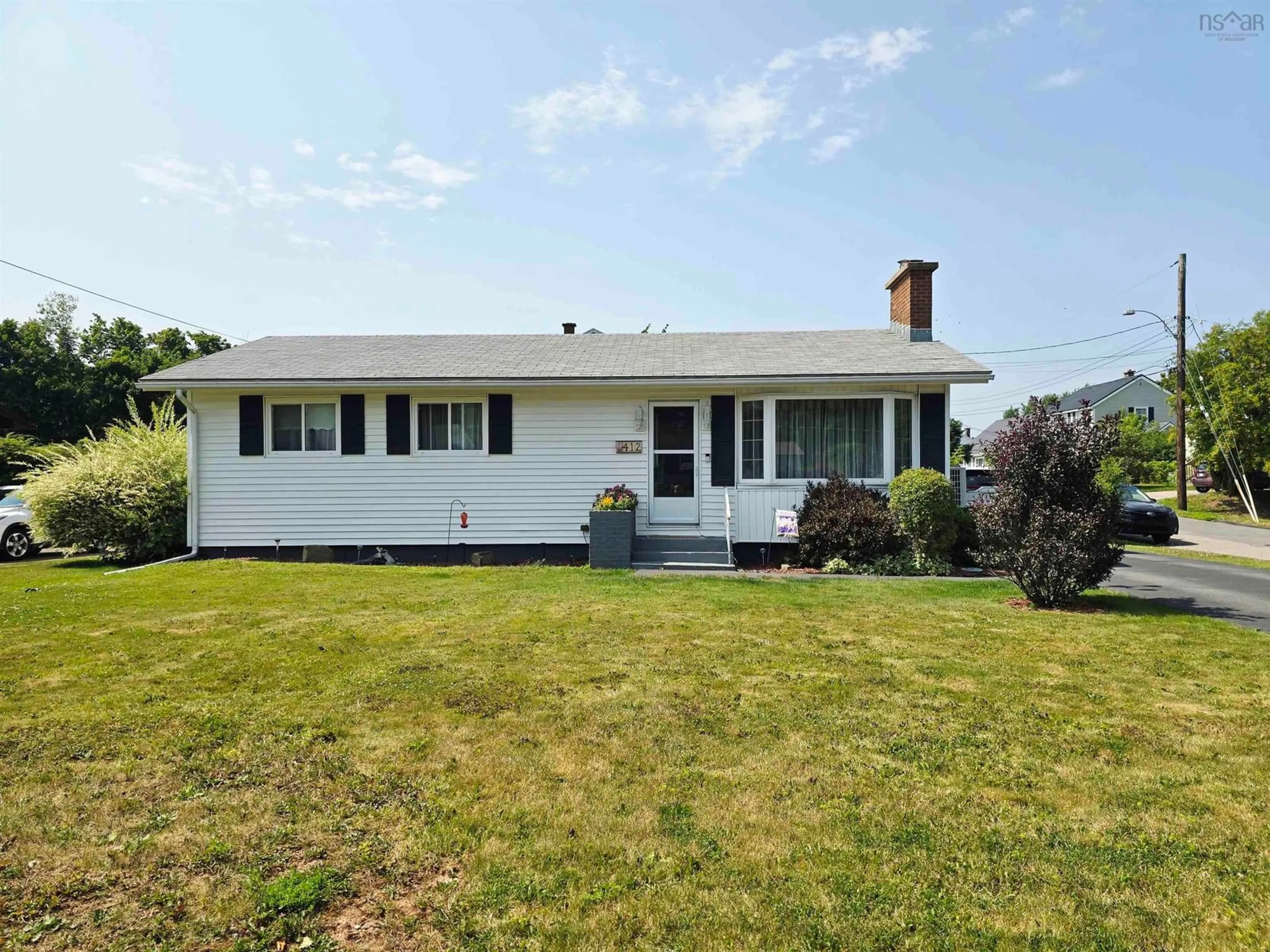 Home with vinyl exterior material, unknown for 412 Brookside Ave, New Glasgow Nova Scotia B2H 3G1
