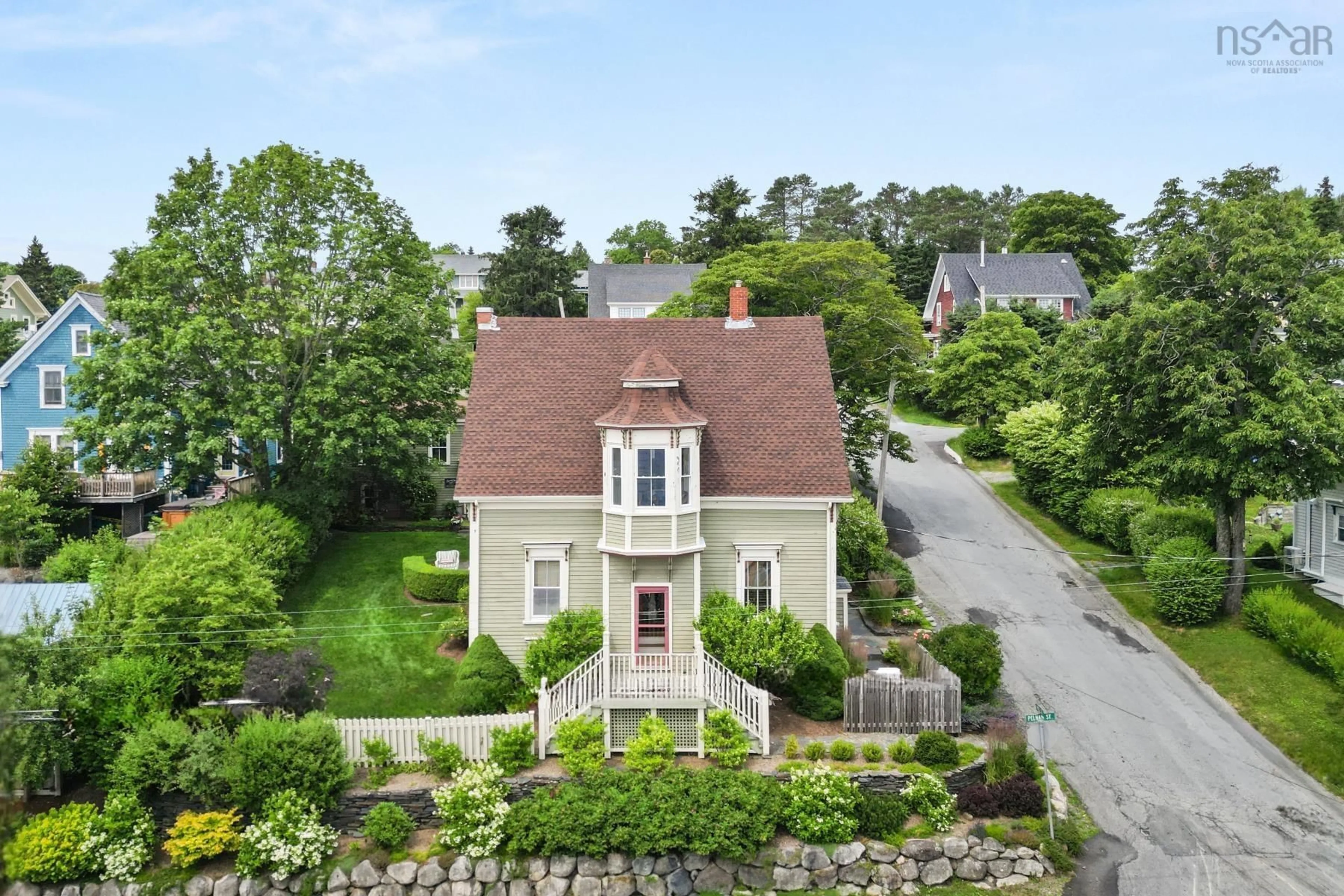 A pic from outside/outdoor area/front of a property/back of a property/a pic from drone, street for 215 Pelham St, Lunenburg Nova Scotia B0J 2C0