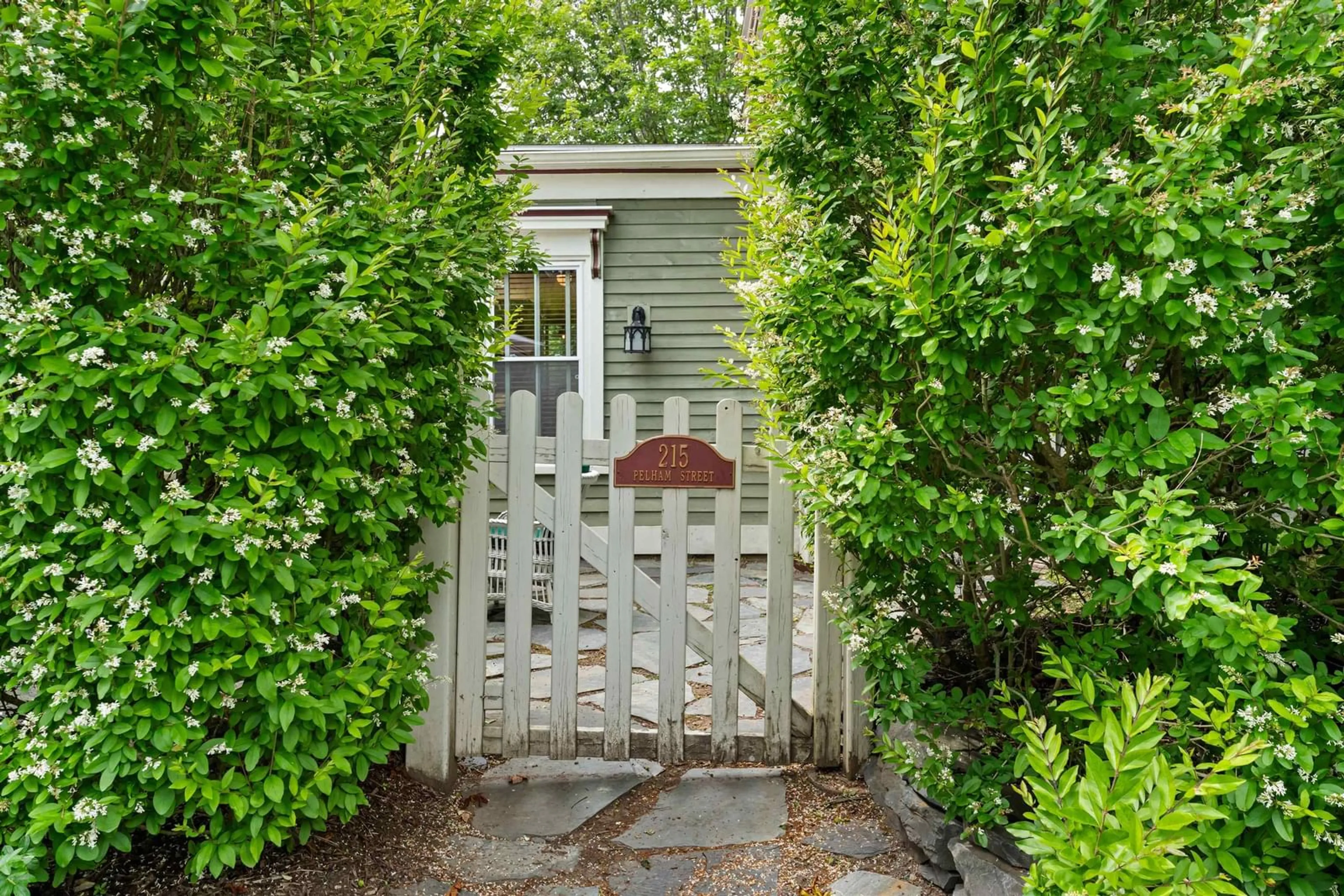 Unknown for 215 Pelham St, Lunenburg Nova Scotia B0J 2C0