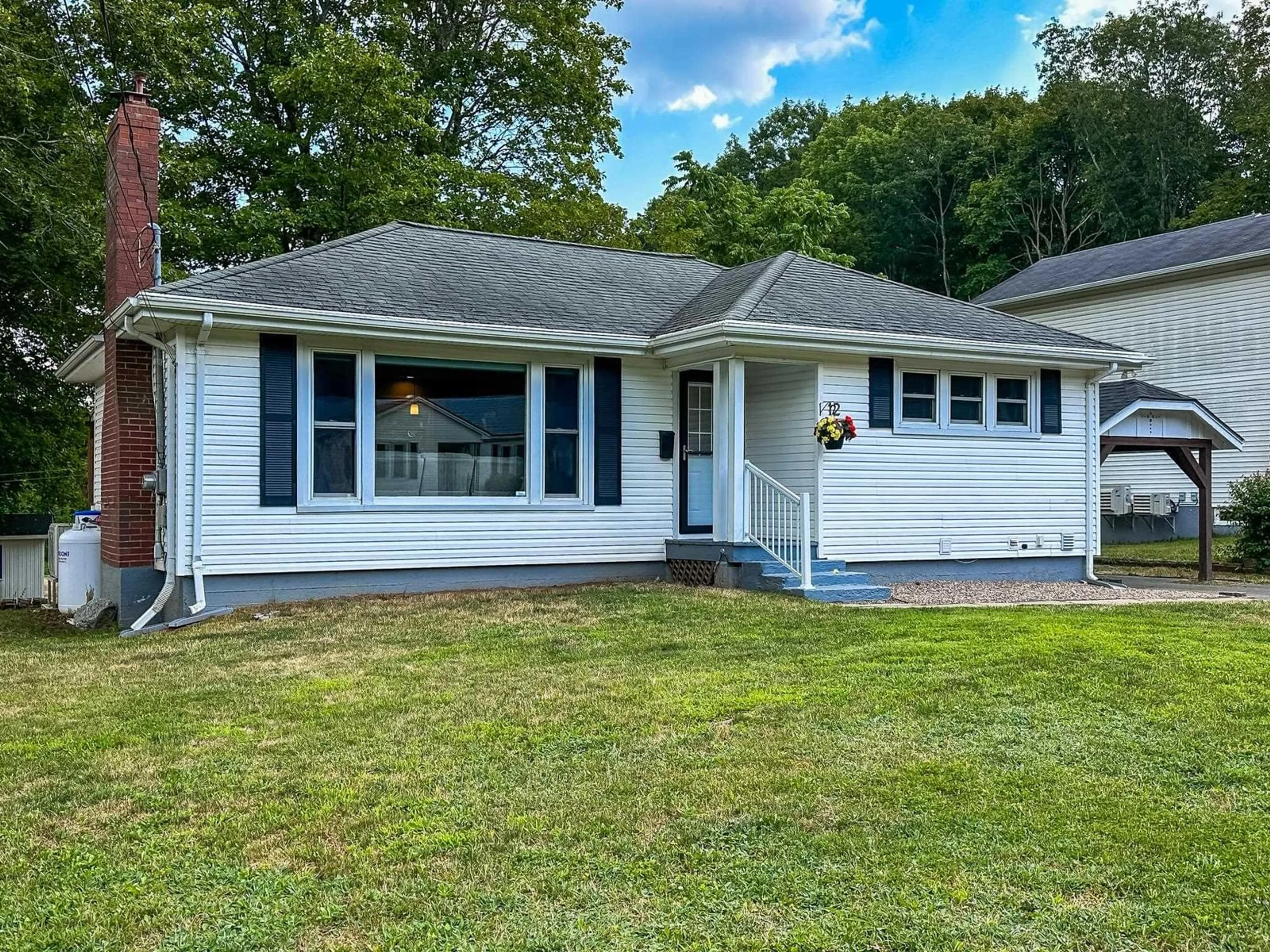 Home with vinyl exterior material, street for 12 Southview Ave, Kentville Nova Scotia B4N 2N1