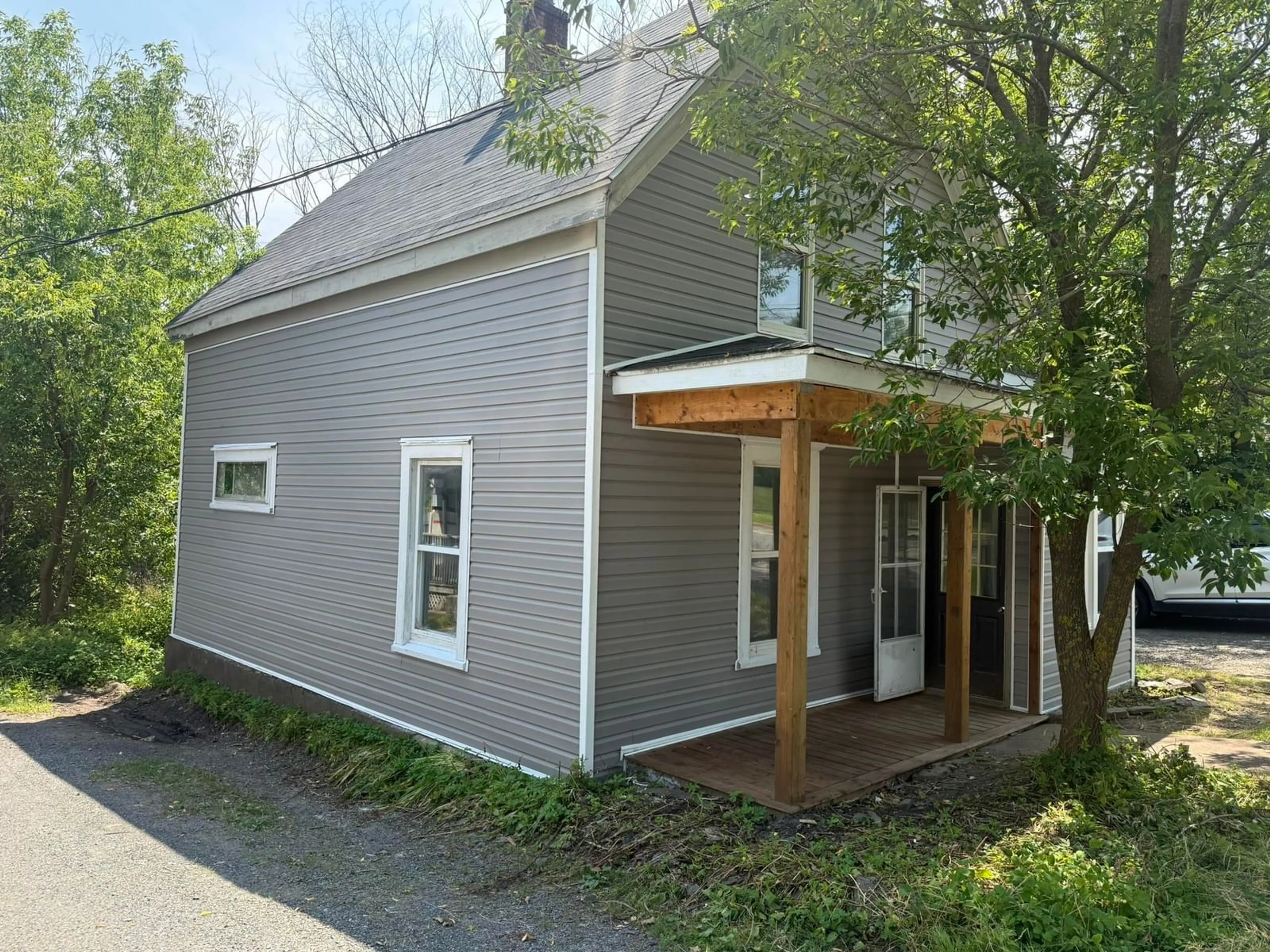 Home with vinyl exterior material, street for 315 South Foord St, Stellarton Nova Scotia B0K 1S0