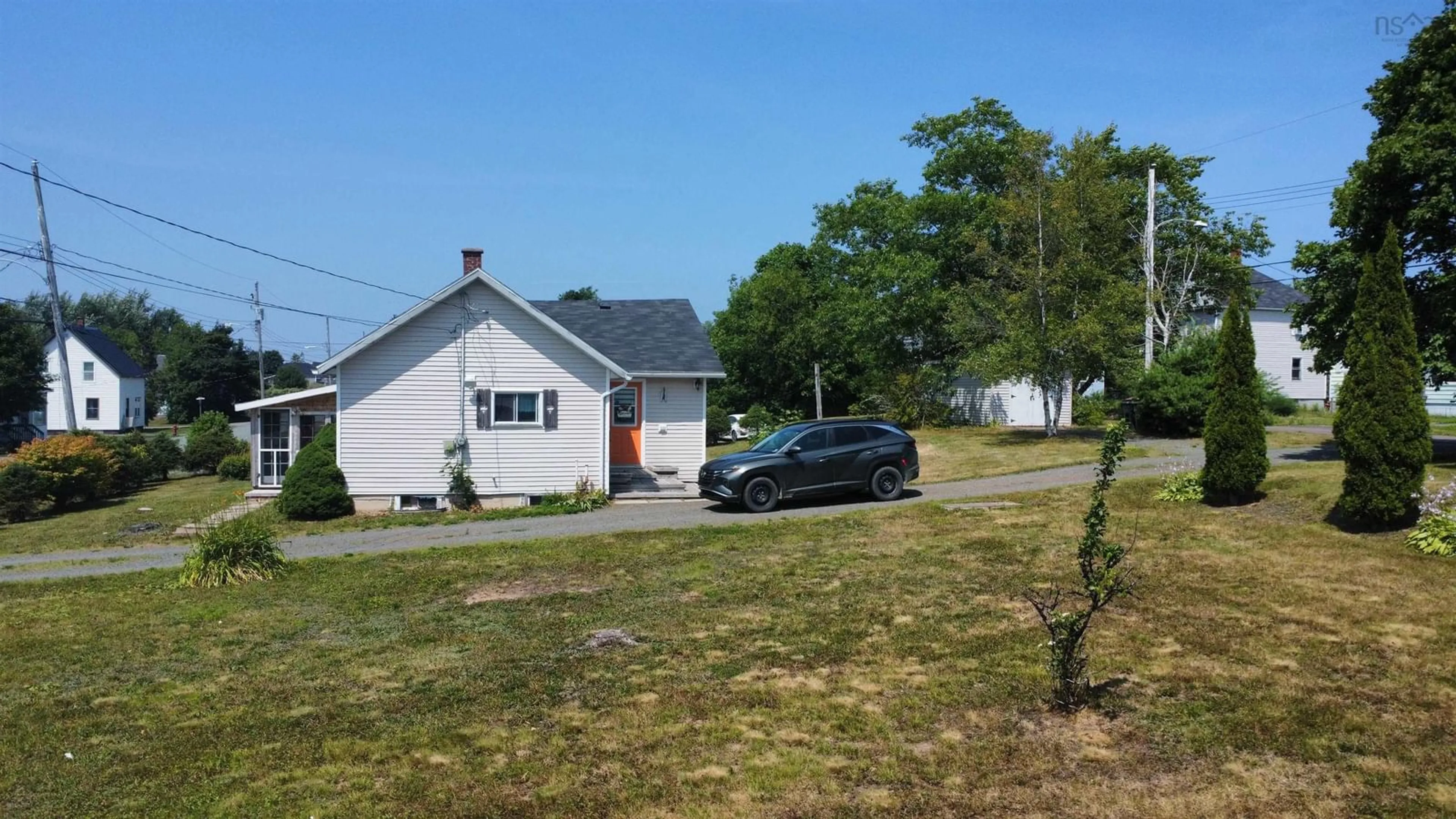 A pic from outside/outdoor area/front of a property/back of a property/a pic from drone, street for 110 & 112 Victoria St, Springhill Nova Scotia B0M 1X0