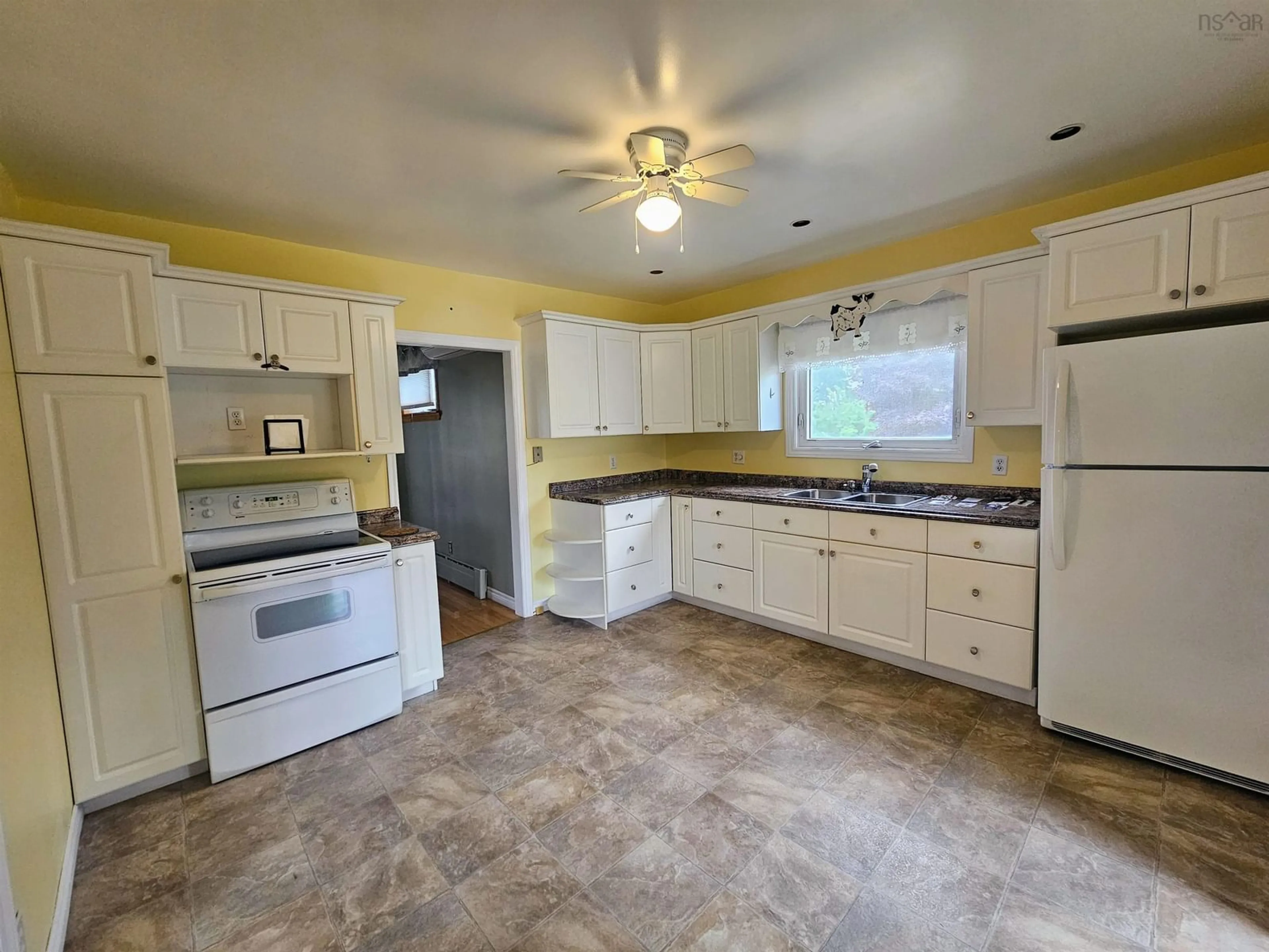 Standard kitchen, ceramic/tile floor for 506 Sand Lake Rd, Tower Road Nova Scotia B1B 1J6