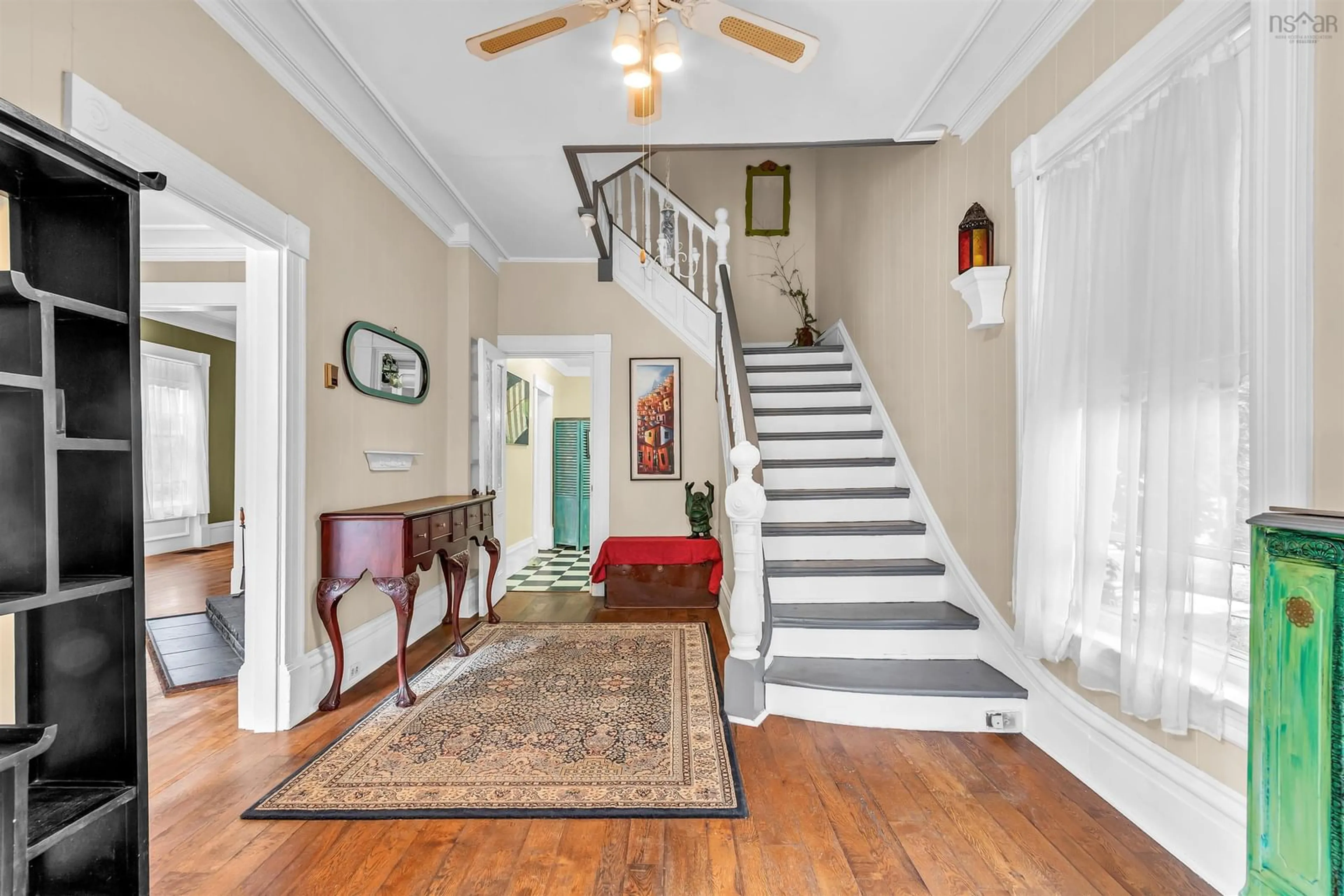 Indoor entryway for 136 Church St, Liverpool Nova Scotia B0T 1K0