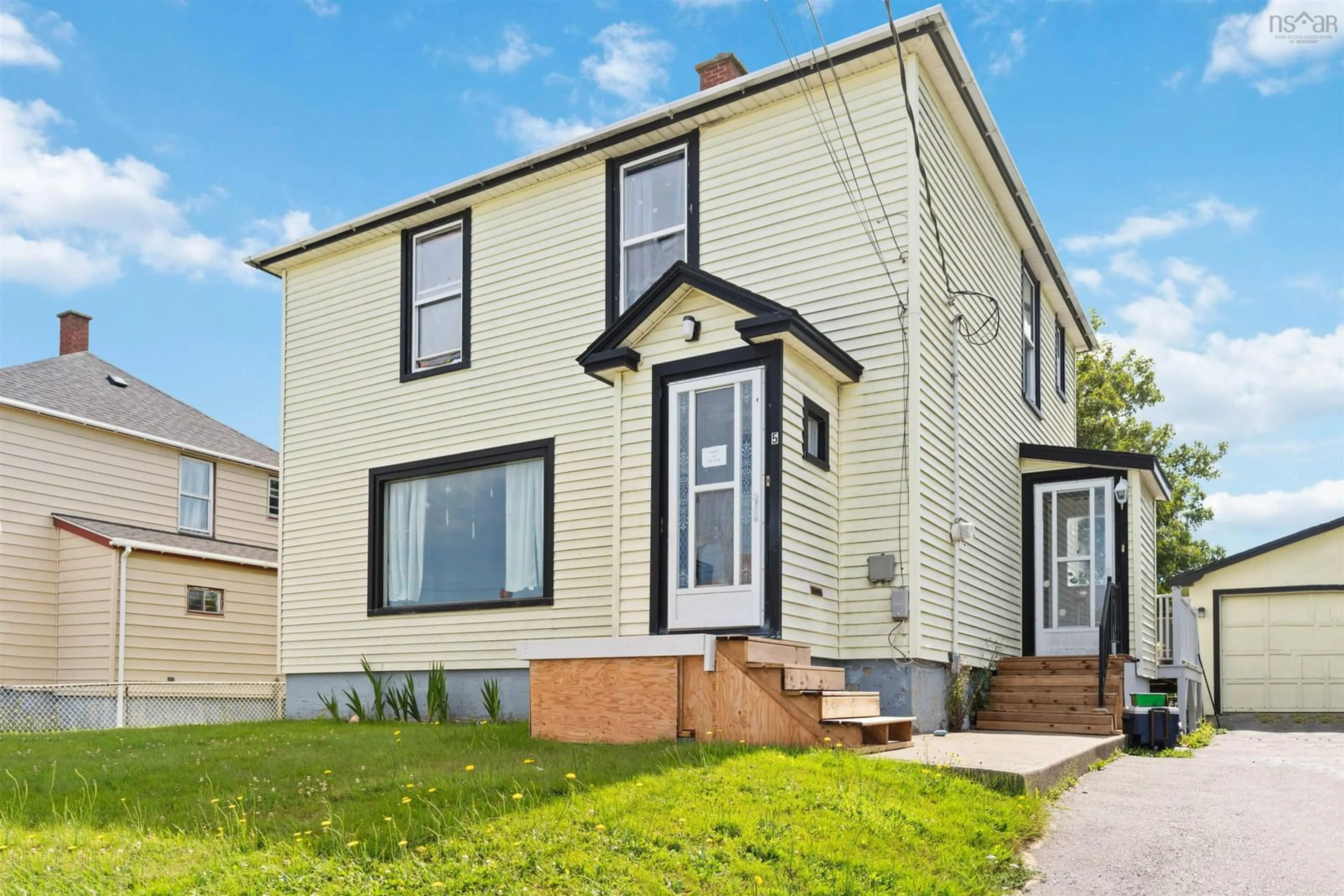 Home with vinyl exterior material, street for 5 Carol Ave, Yarmouth Nova Scotia B5A 2H6