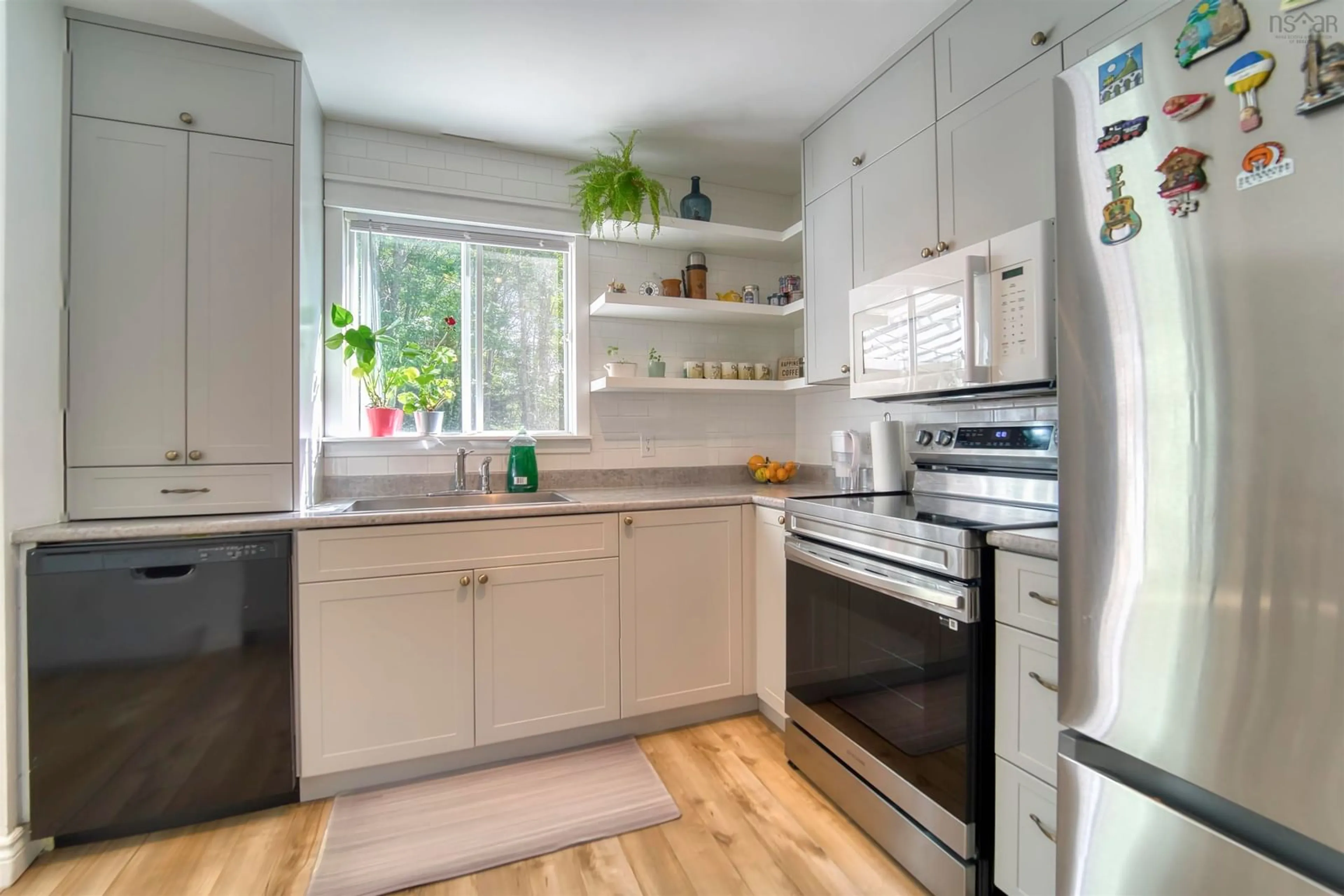 Standard kitchen, unknown for 73 Bruce Dr, Lower Sackville Nova Scotia B4C 3T8