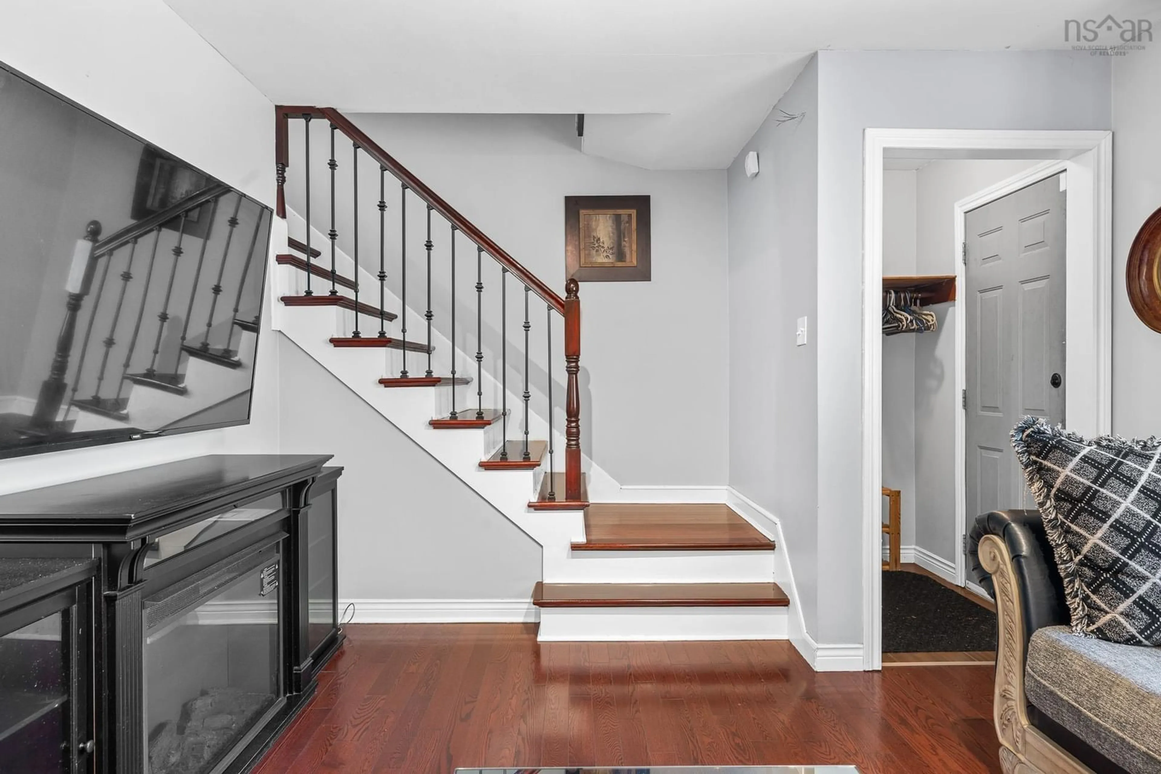 Stairs for 236 Roleika Dr, Dartmouth Nova Scotia B2X 1M6
