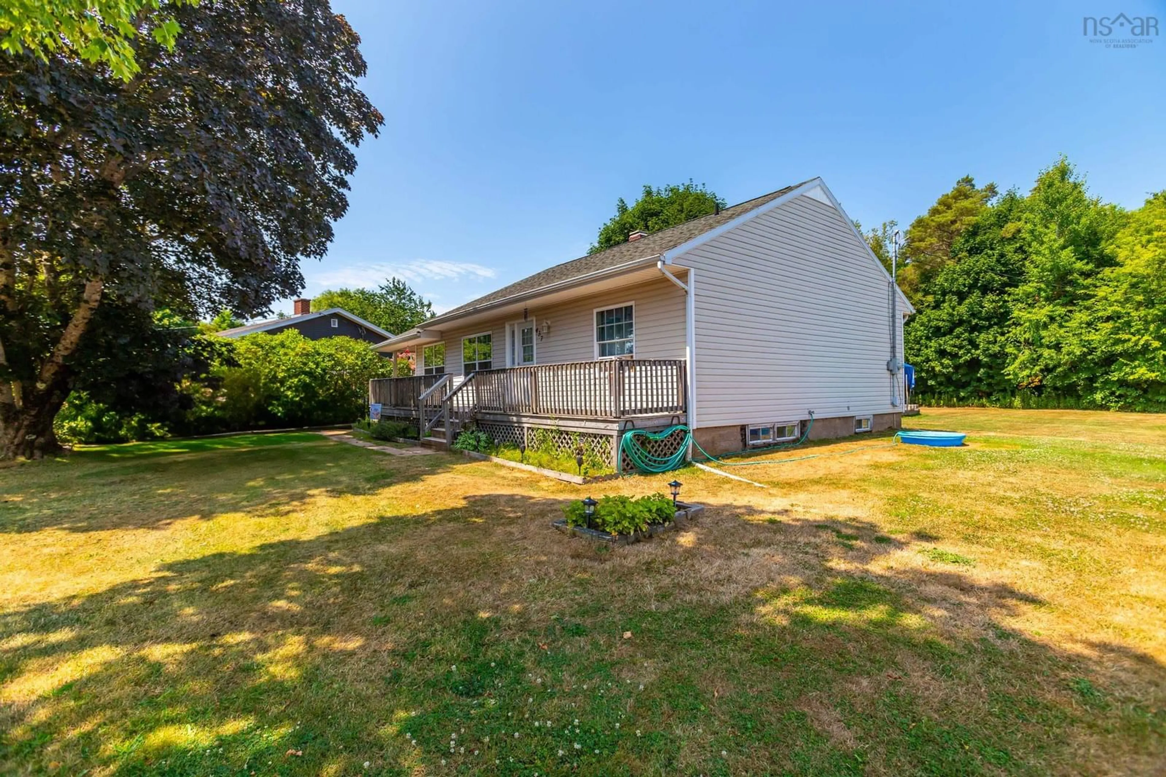 A pic from outside/outdoor area/front of a property/back of a property/a pic from drone, street for 437 Main St, Middleton Nova Scotia B0P 1M0