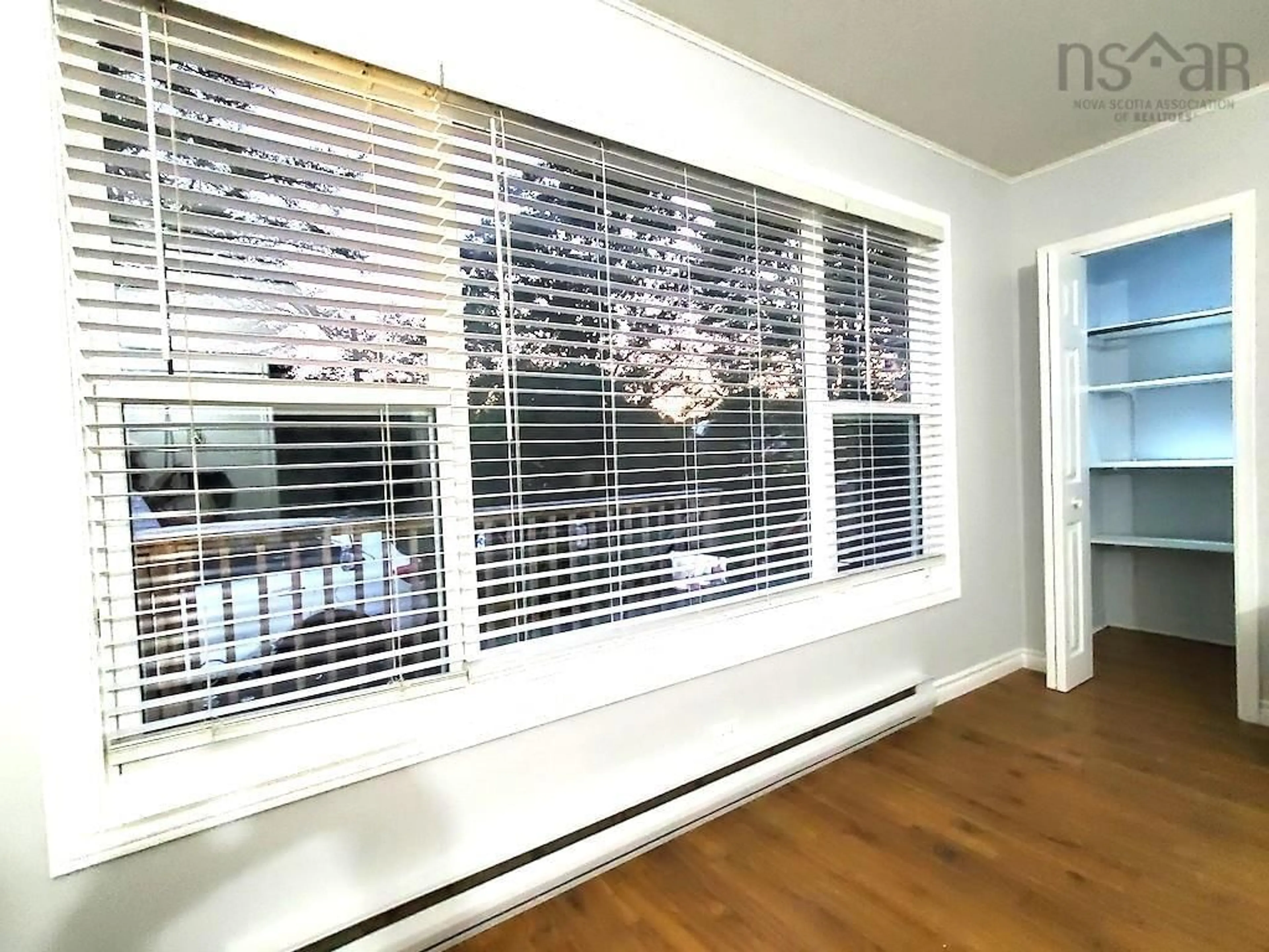 A pic of a room for 114 King St, Shelburne Nova Scotia B0T 1W0