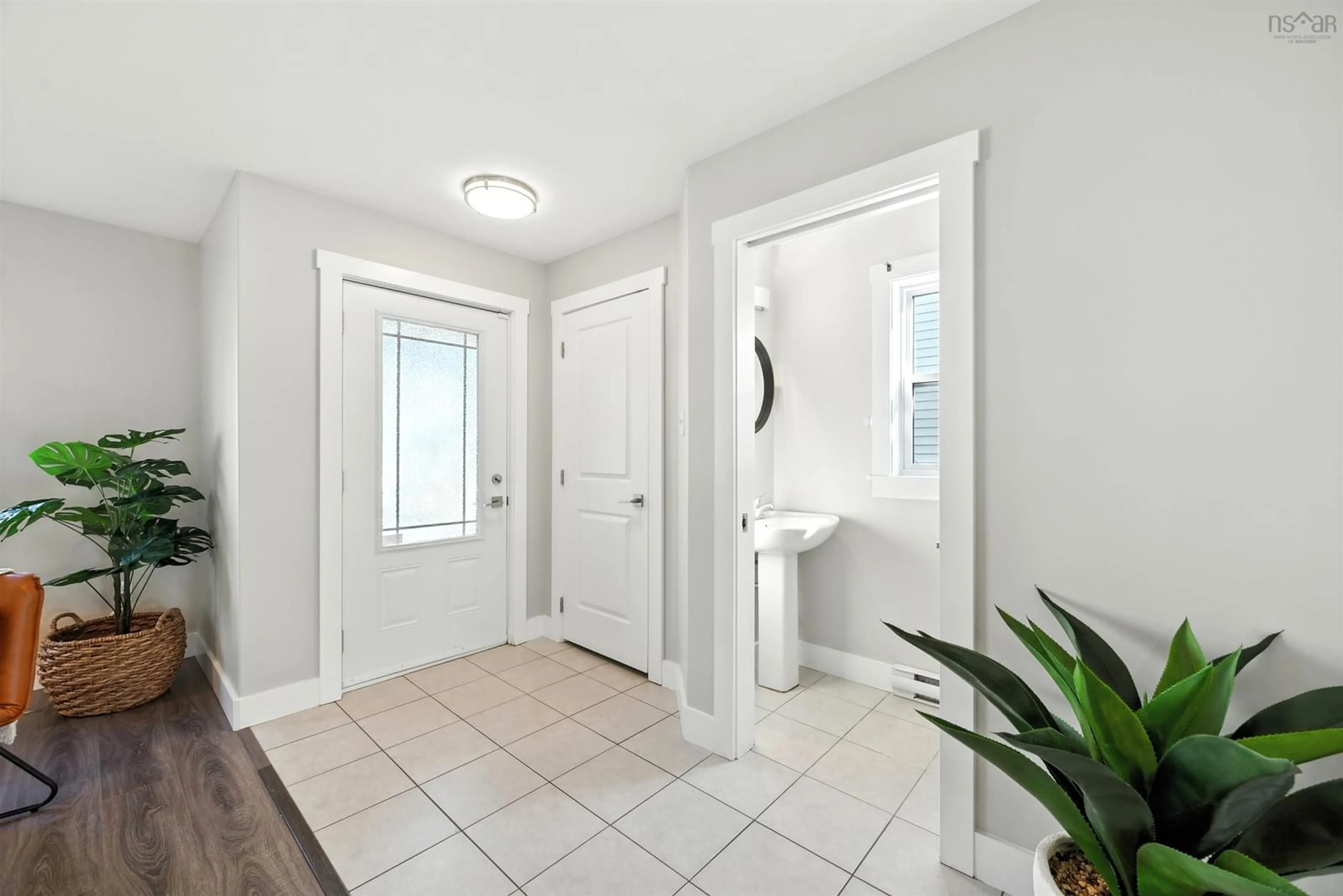 Indoor entryway for 38 Quartz Dr, Spryfield Nova Scotia B3P 0E4
