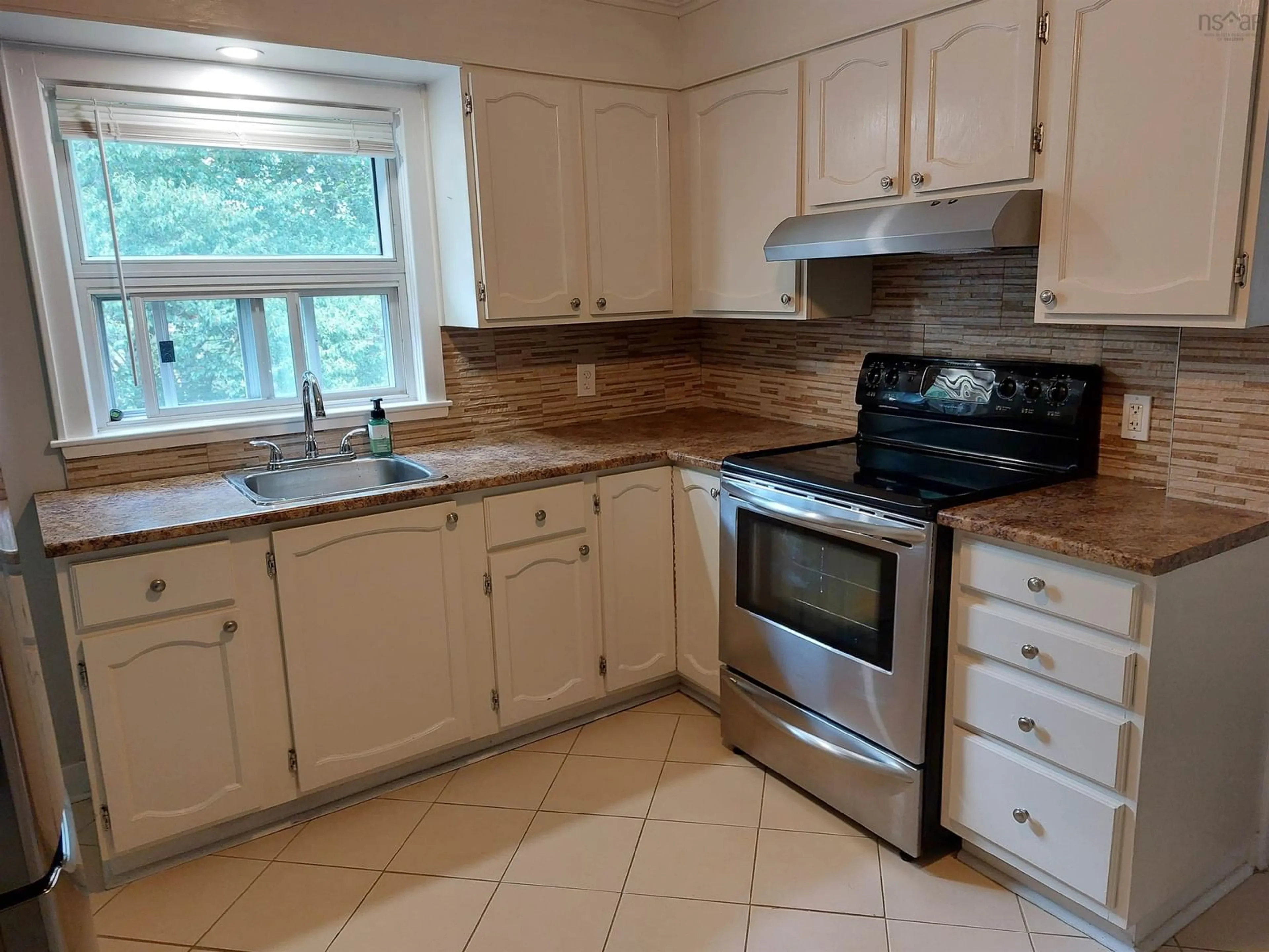 Standard kitchen, ceramic/tile floor for 85 Rufus Ave, Fairview Nova Scotia B3N 2L8