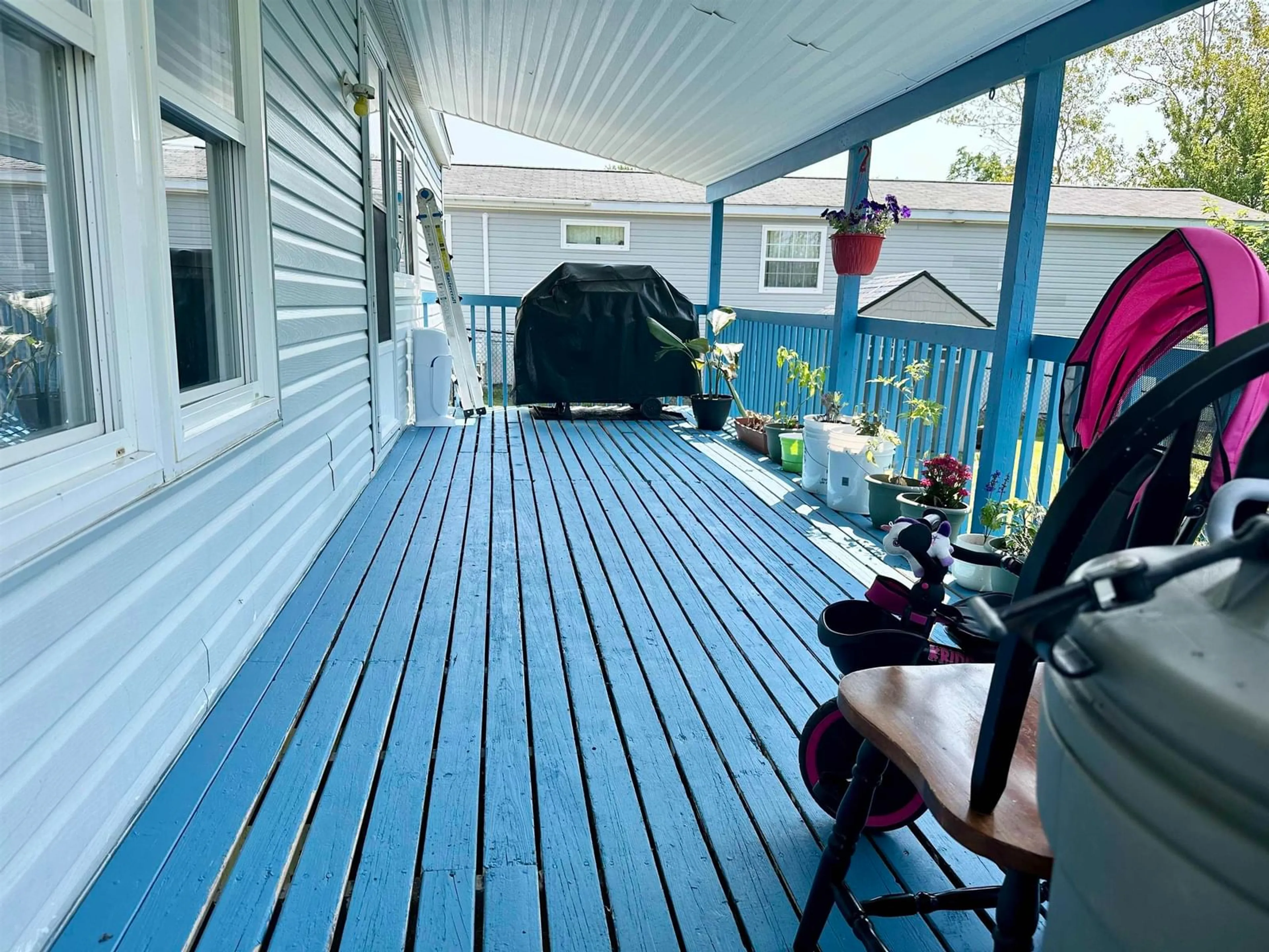 Patio, street for 257 Parklane Dr, Lower Sackville Nova Scotia B4C 2X2