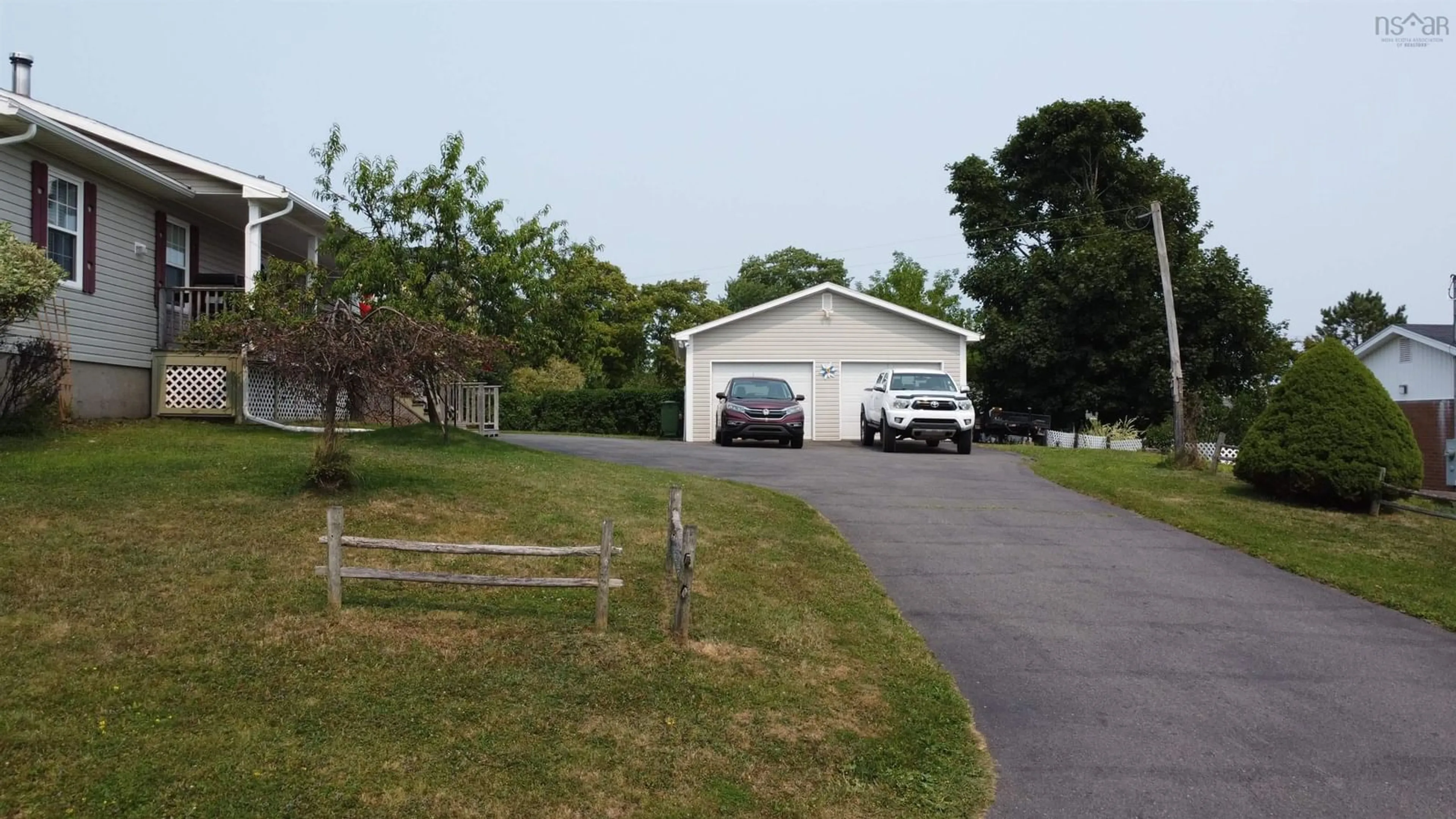 Unknown for 333 Queen St, New Glasgow Nova Scotia B2H 6A6