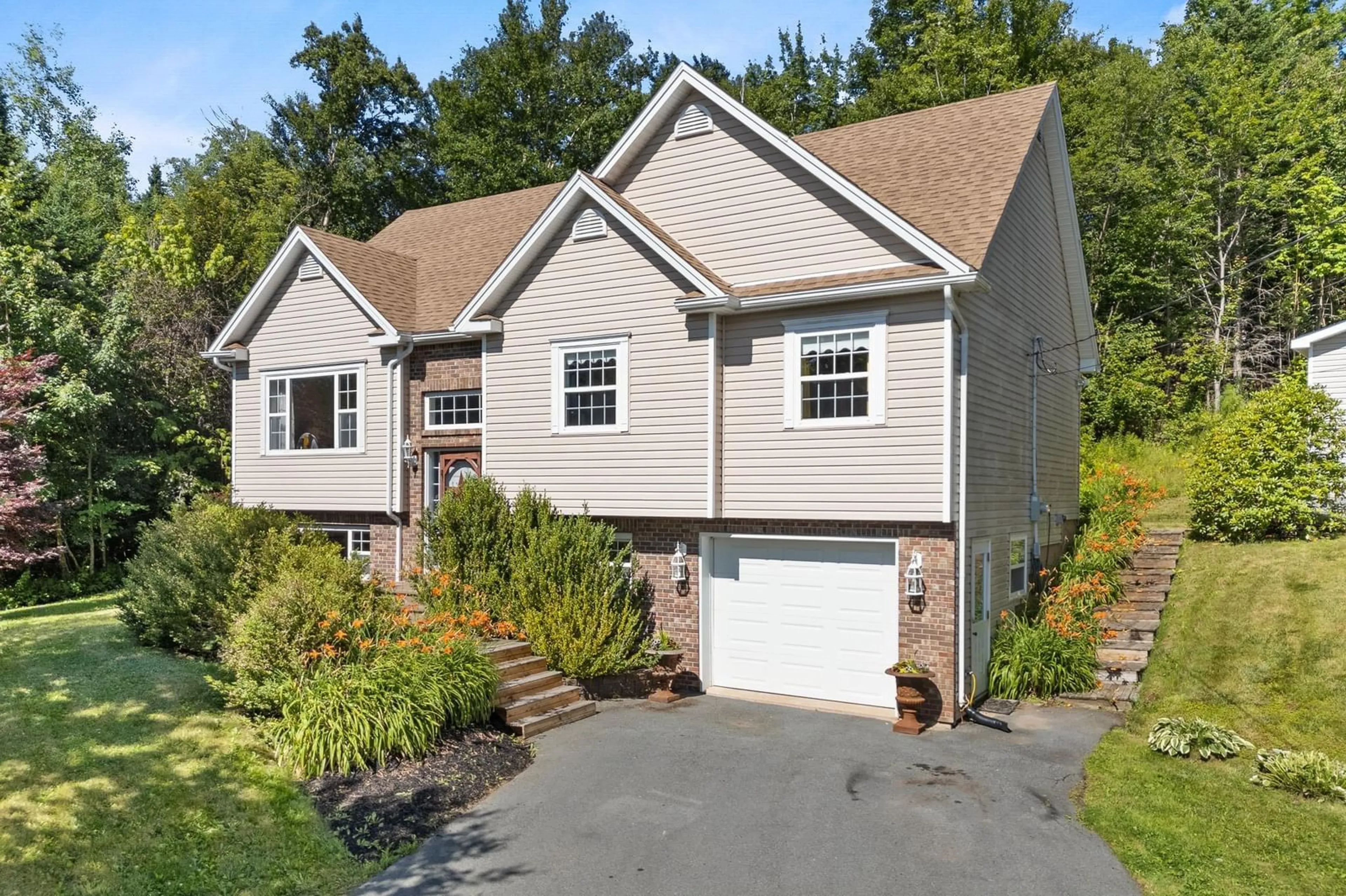 Home with vinyl exterior material, street for 80 Rivendale Dr, Beaver Bank Nova Scotia B4G 1G2
