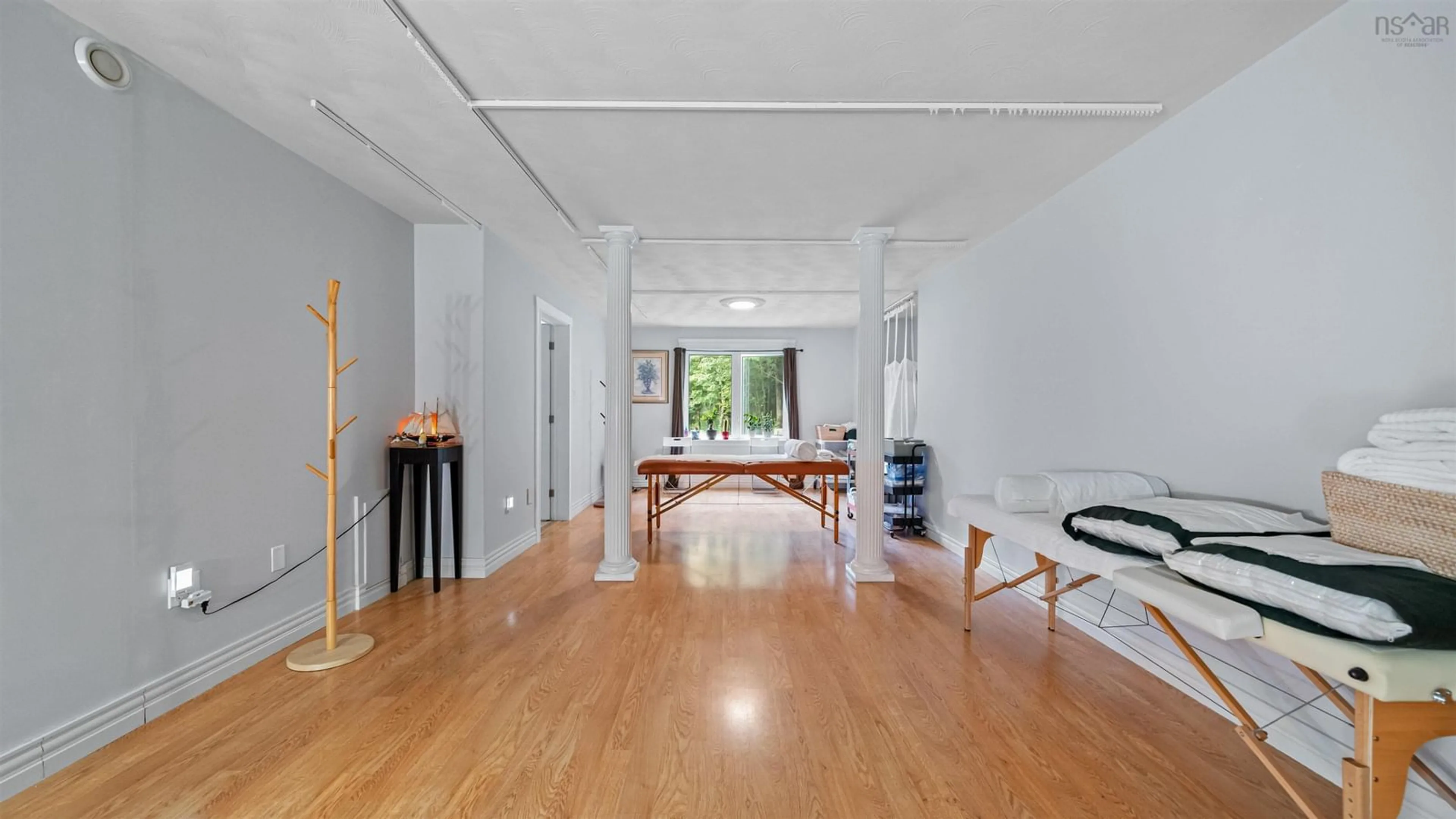Indoor foyer for 118 Stone Mount Dr, Lower Sackville Nova Scotia B4C 4A2