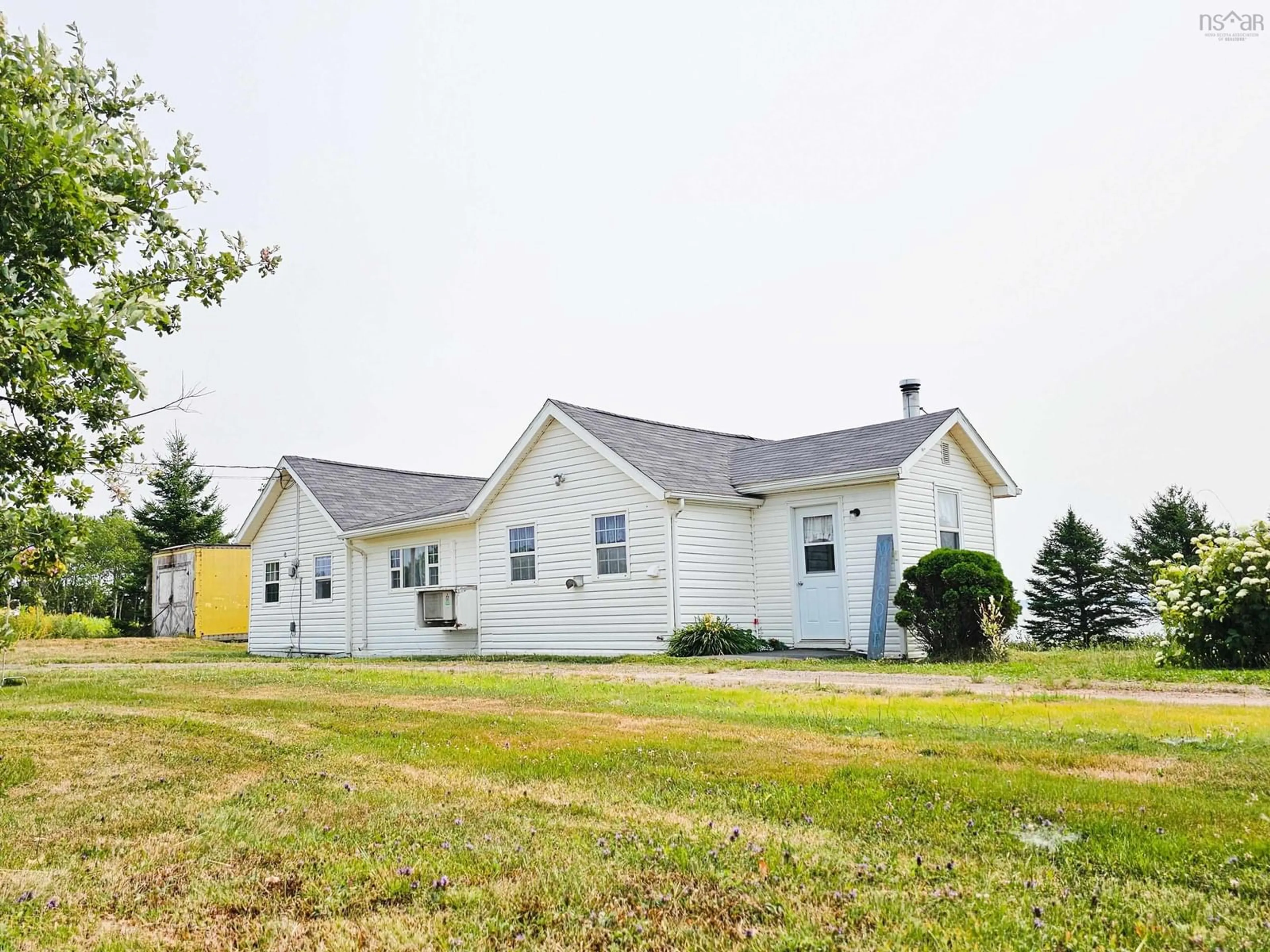 Home with vinyl exterior material, building for 4606 Highway 2, Upper Economy Nova Scotia B0M 1B0