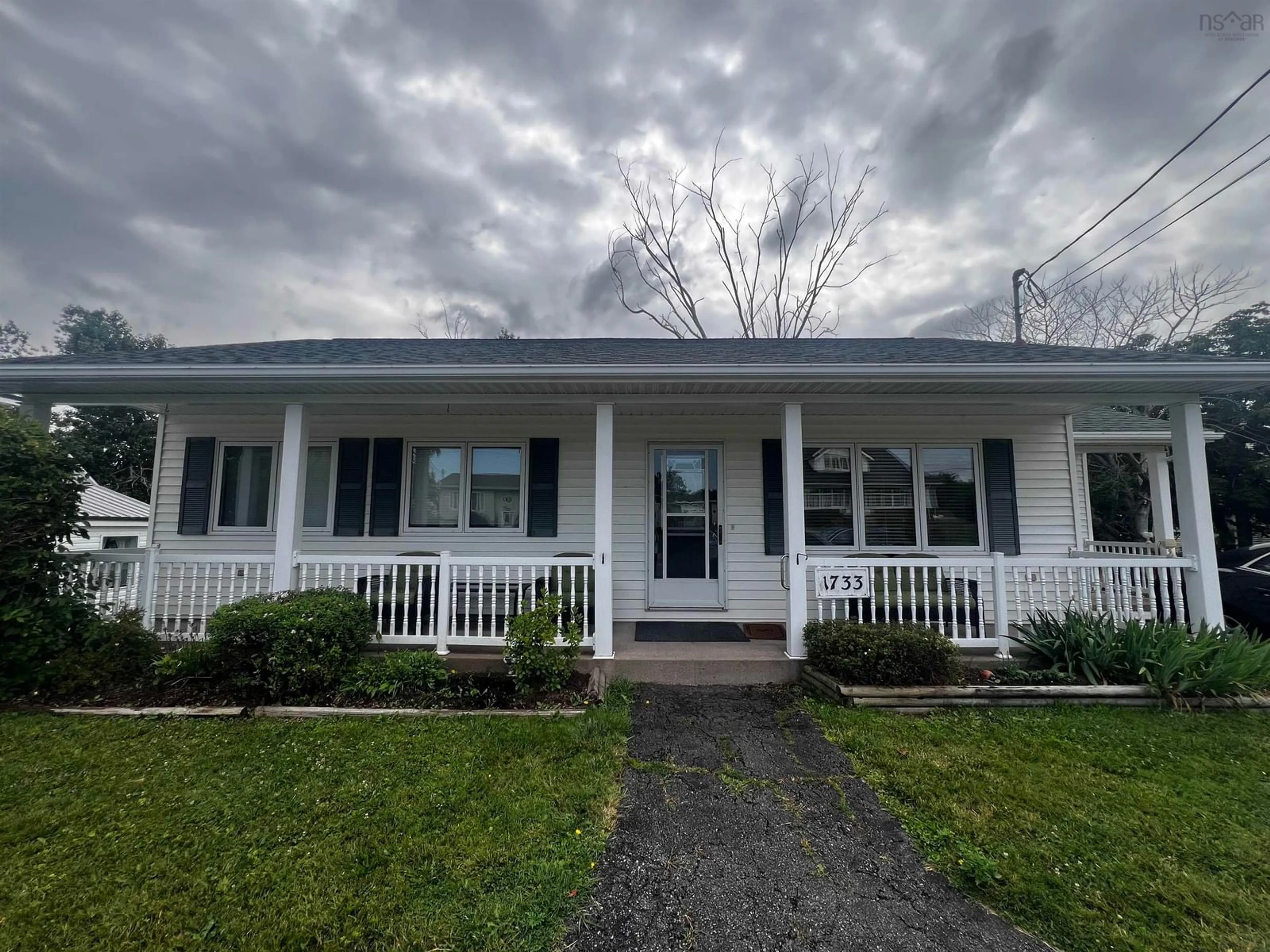 Home with vinyl exterior material, unknown for 1733 North Main St, Westville Nova Scotia B0K 2A0