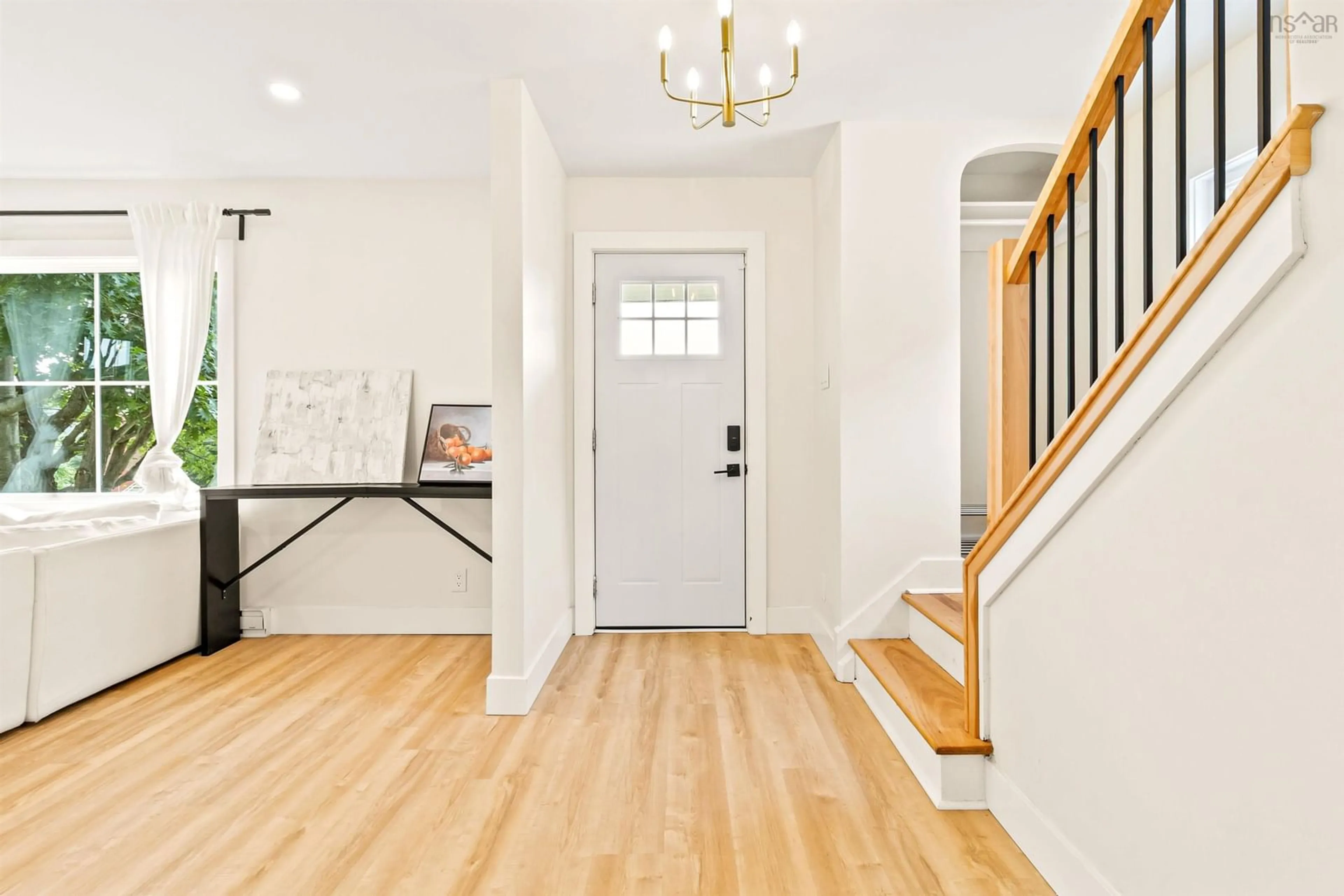 Indoor entryway for 55 Central Ave, Halifax Nova Scotia B3N 2H5