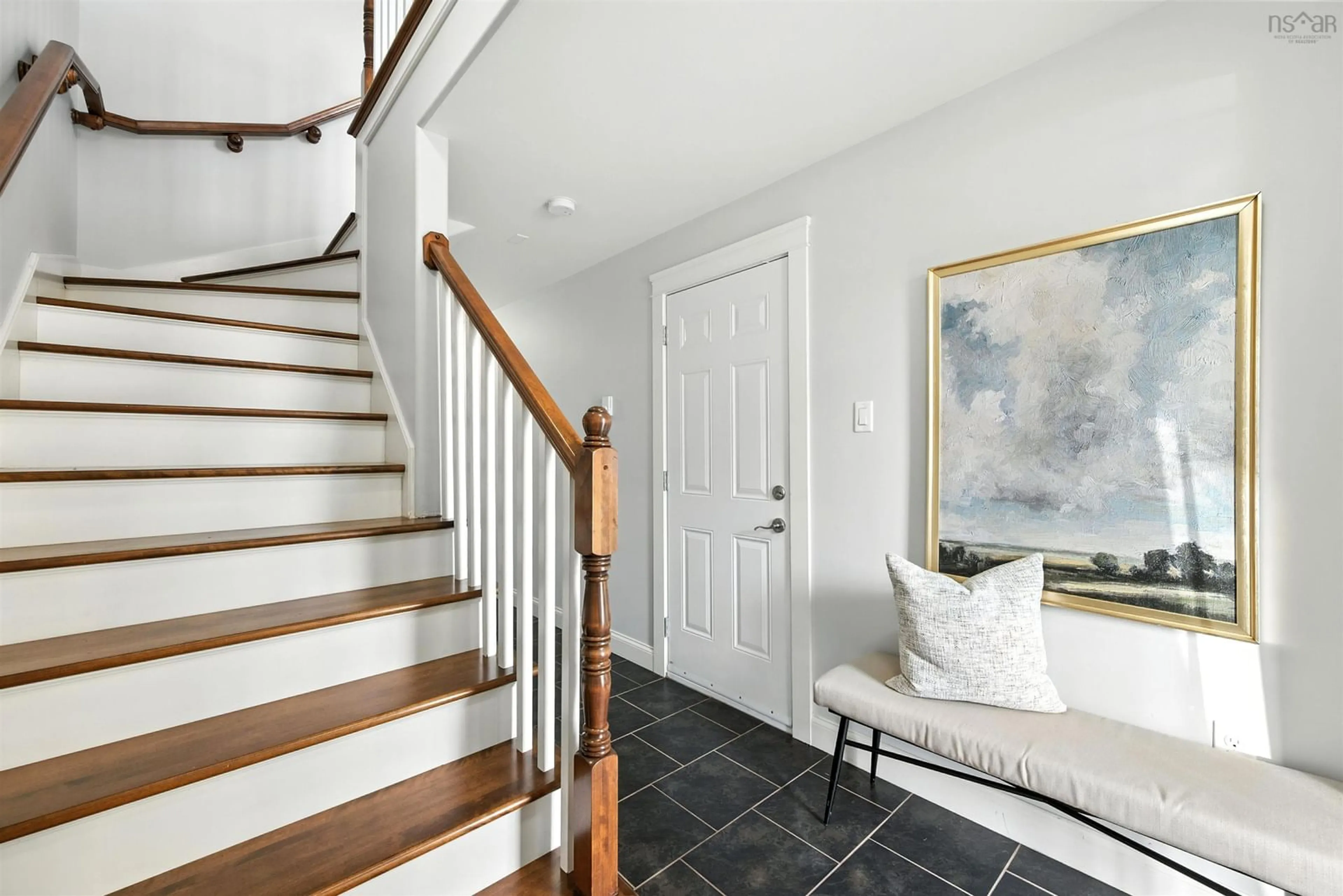 Indoor entryway for 207 Transom Dr, Halifax Nova Scotia B3M 4T8