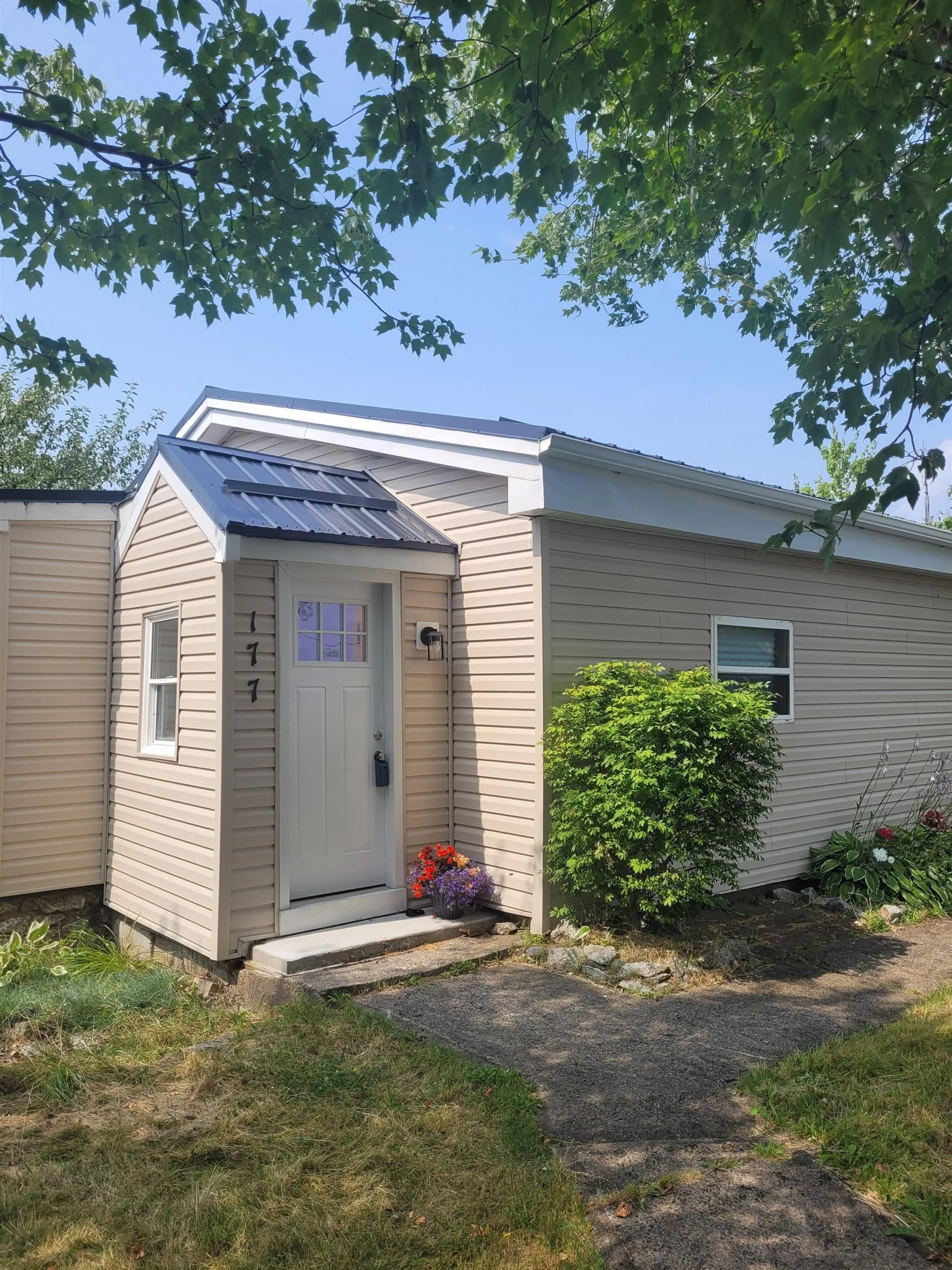 Home with vinyl exterior material, street for 177 Cowie Hill Rd, Halifax Nova Scotia B3P 2N6