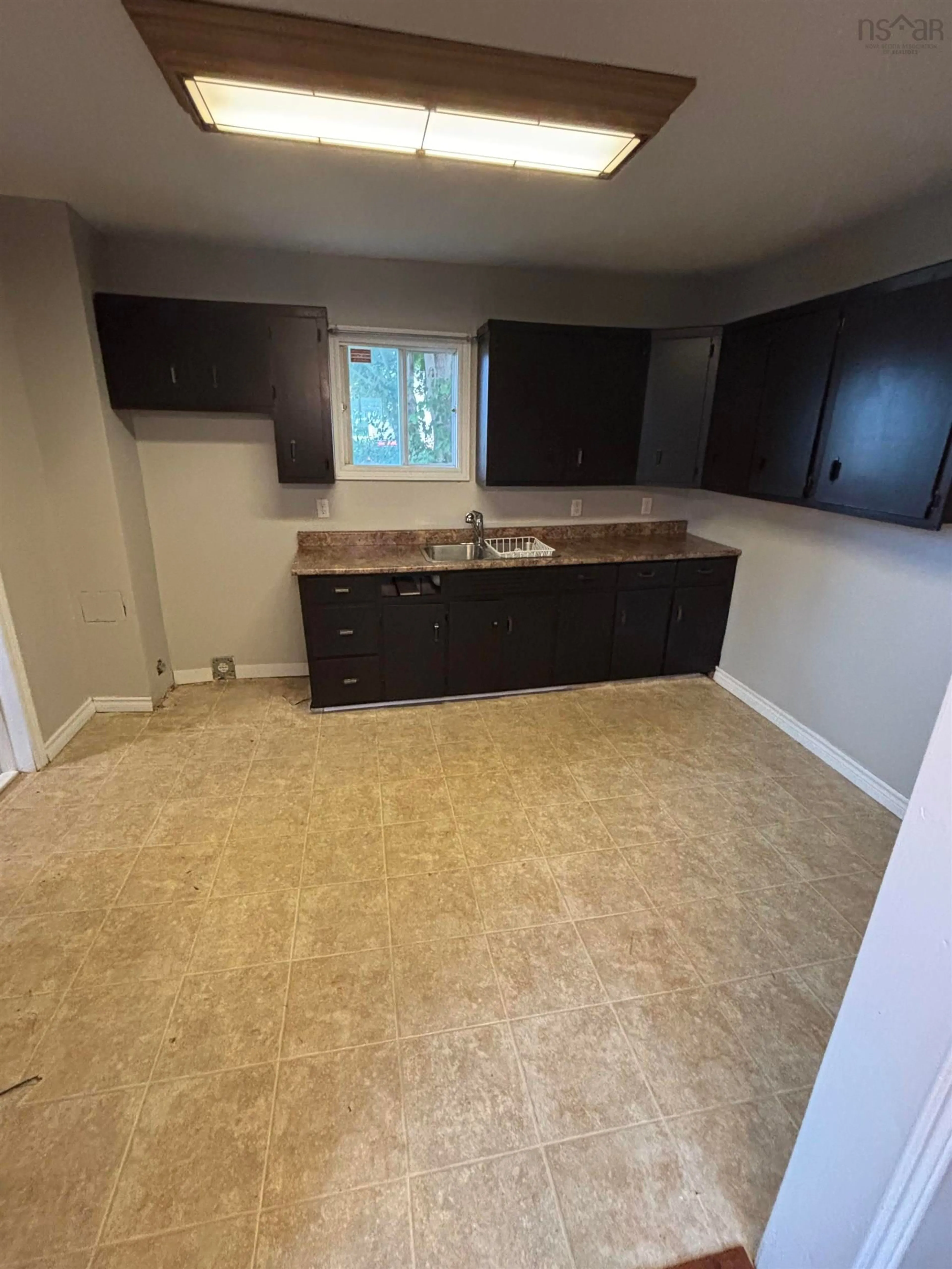 A pic of a room for 19 Brook St, North Sydney Nova Scotia B2A 2J2