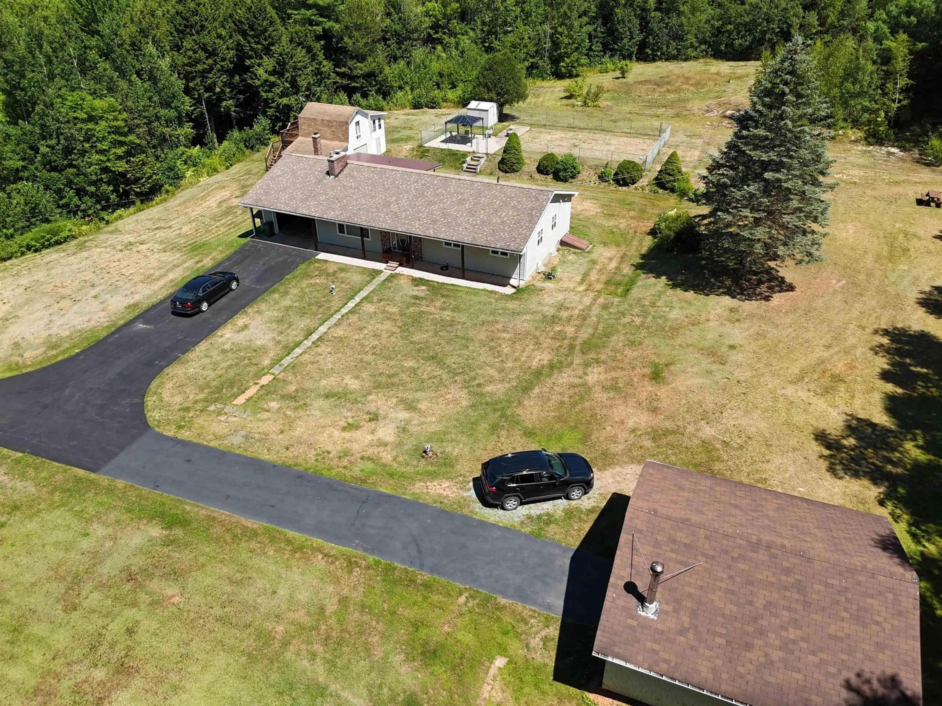 A pic from outside/outdoor area/front of a property/back of a property/a pic from drone, unknown for 352 Lawrence Rd, Rockland Nova Scotia B0P 1E0