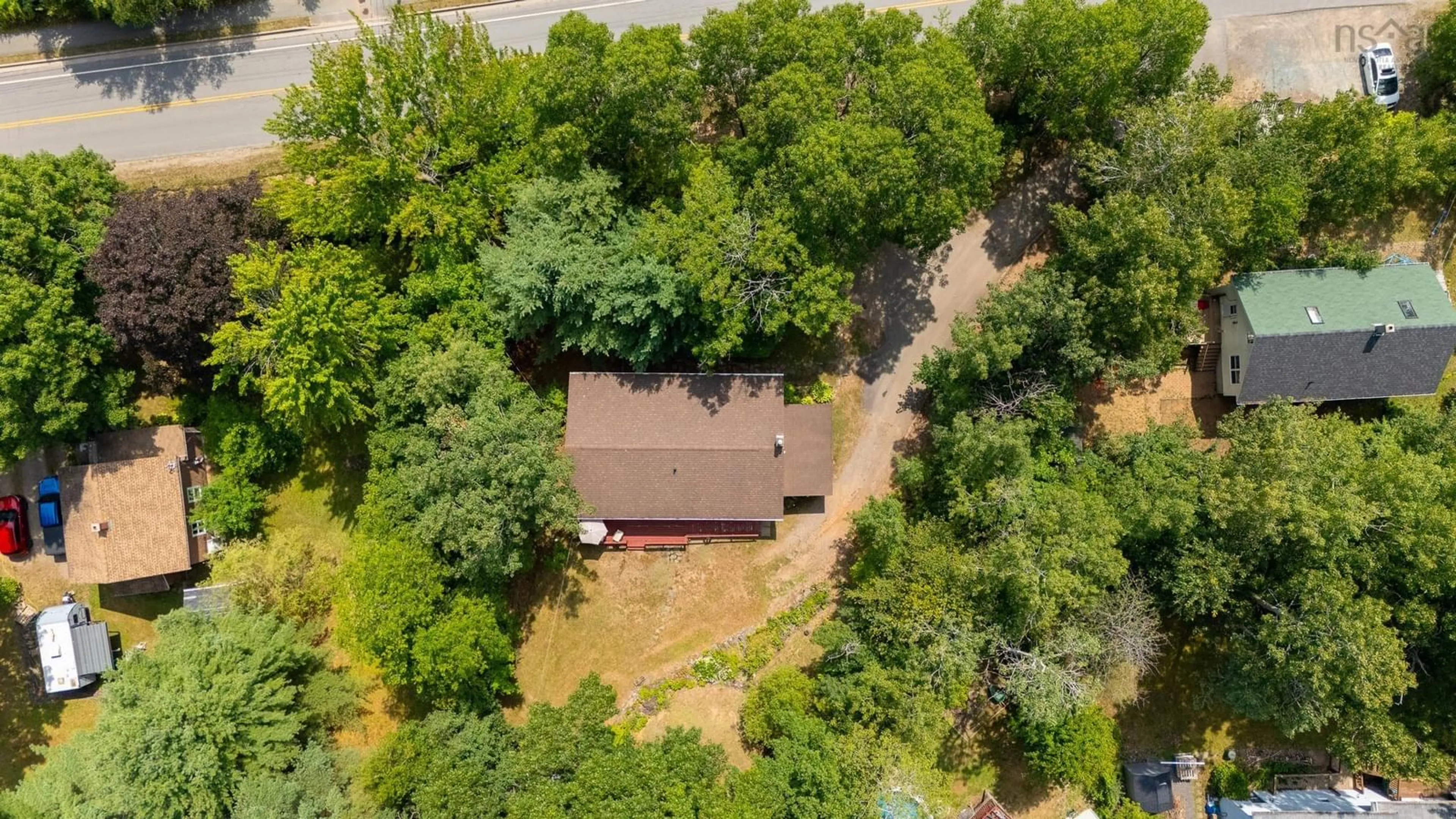 A pic from outside/outdoor area/front of a property/back of a property/a pic from drone, unknown for 82 Highbury Rd, New Minas Nova Scotia B4N 3P7