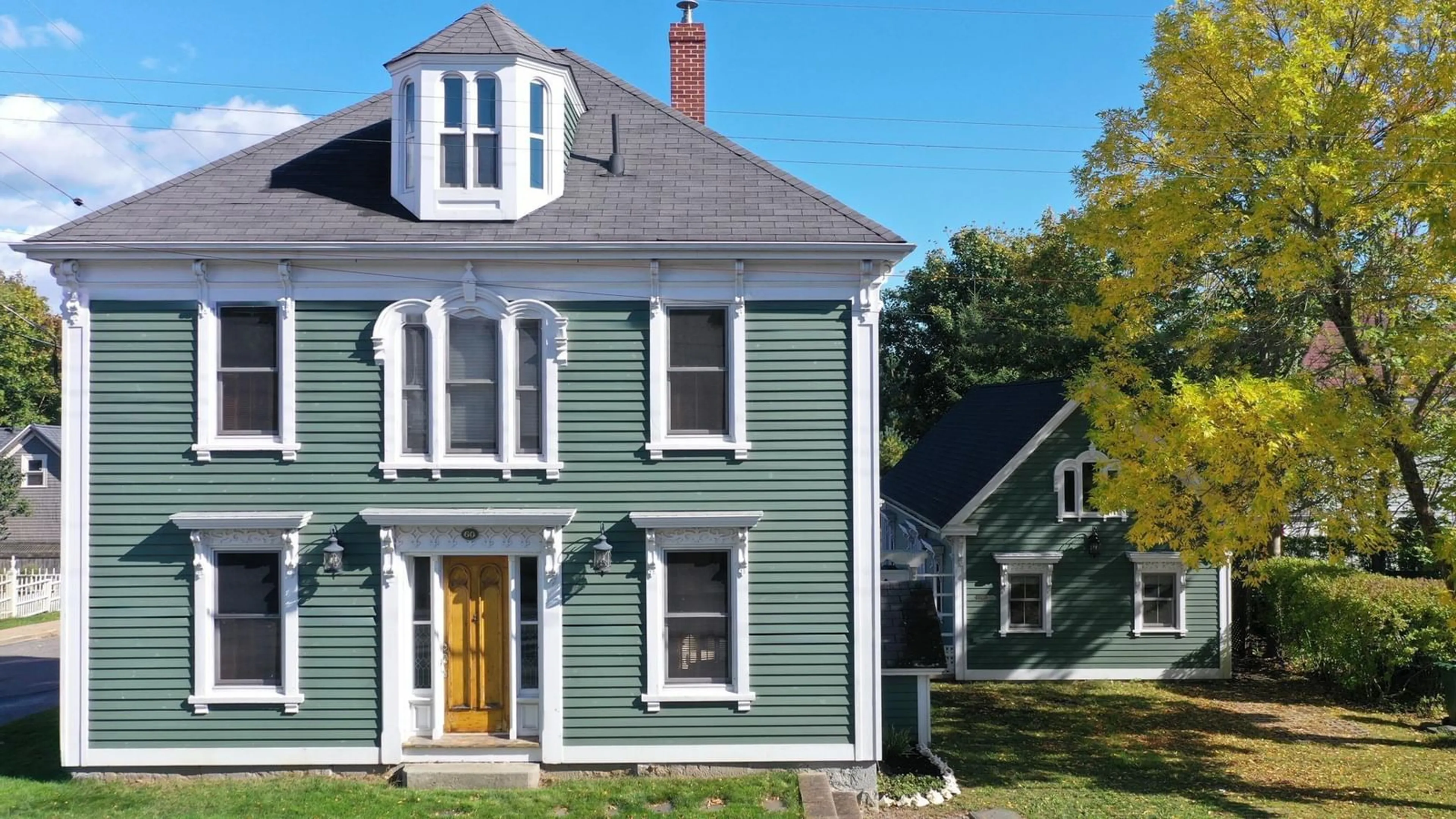 Home with vinyl exterior material, street for 60 Cornwallis St, Lunenburg Nova Scotia B0J 2C0