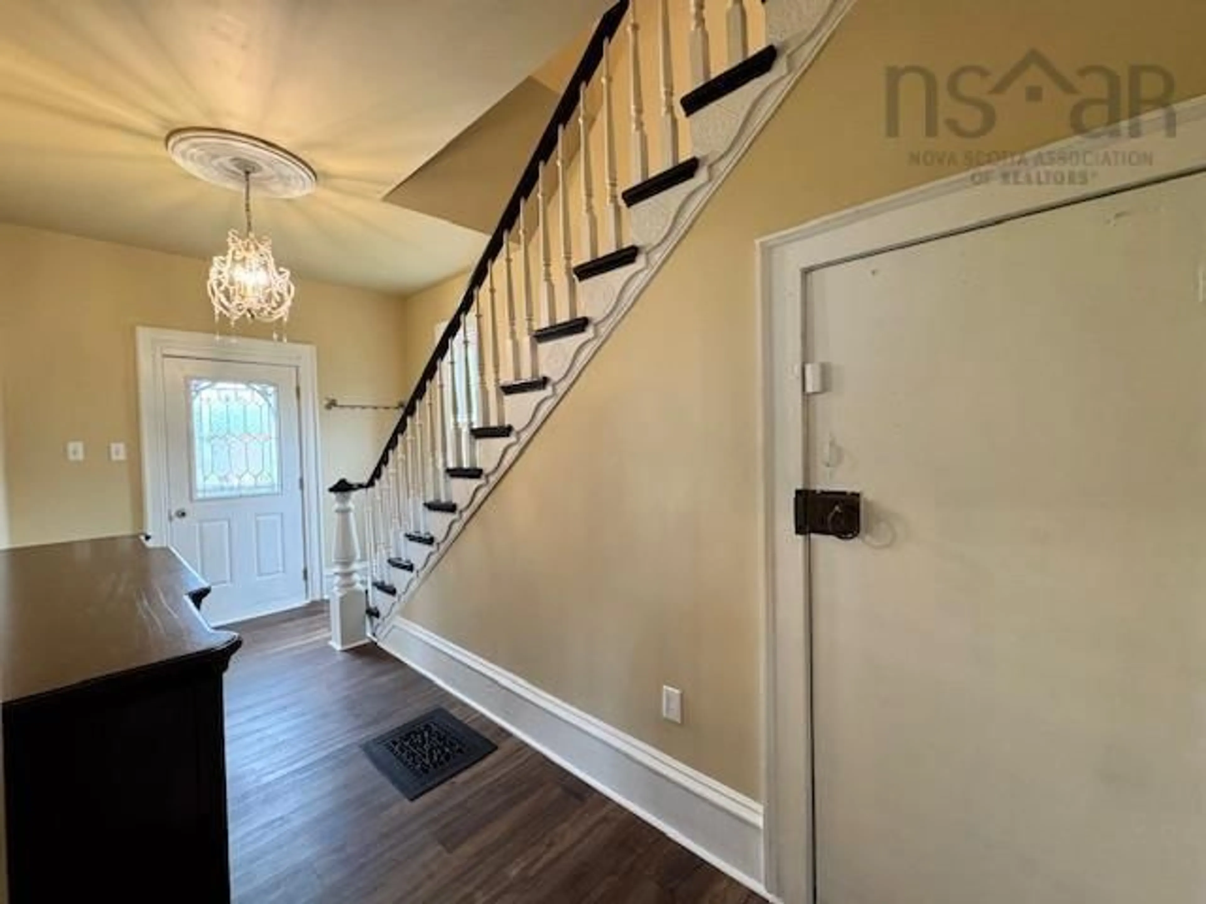 Indoor entryway for 21 Asquith Ave, Stewiacke Nova Scotia B0N 2J0