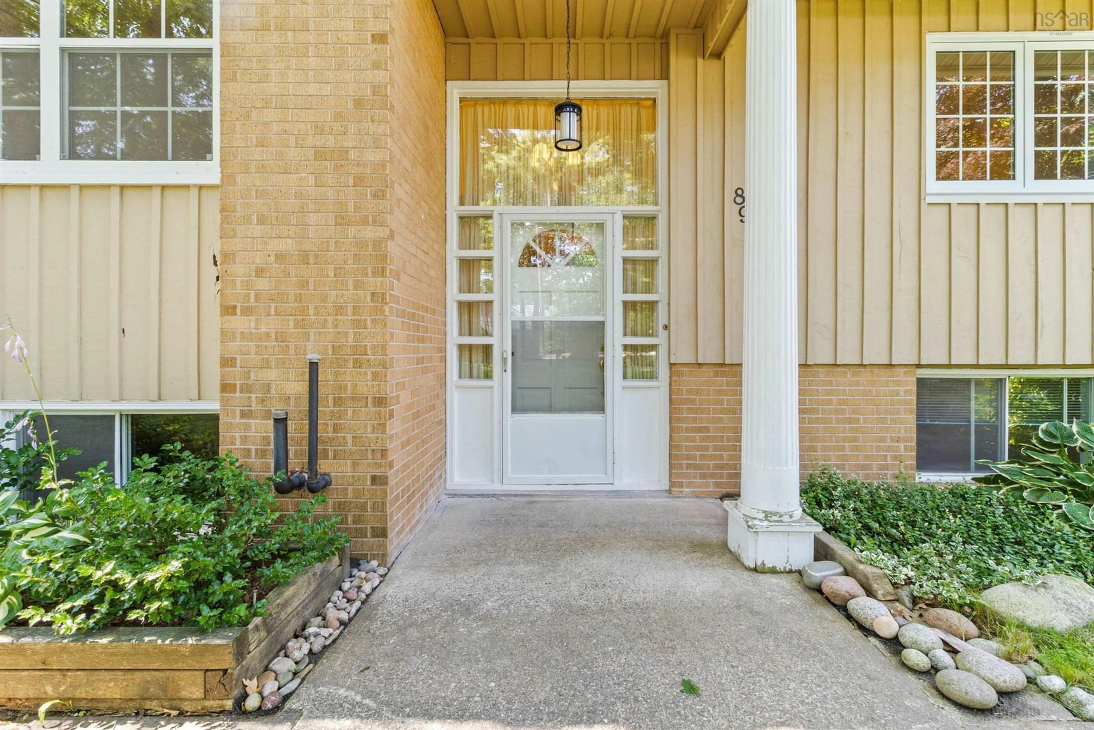 Indoor entryway for 89 Ridge Ave, Waverley Nova Scotia B2R 1G5