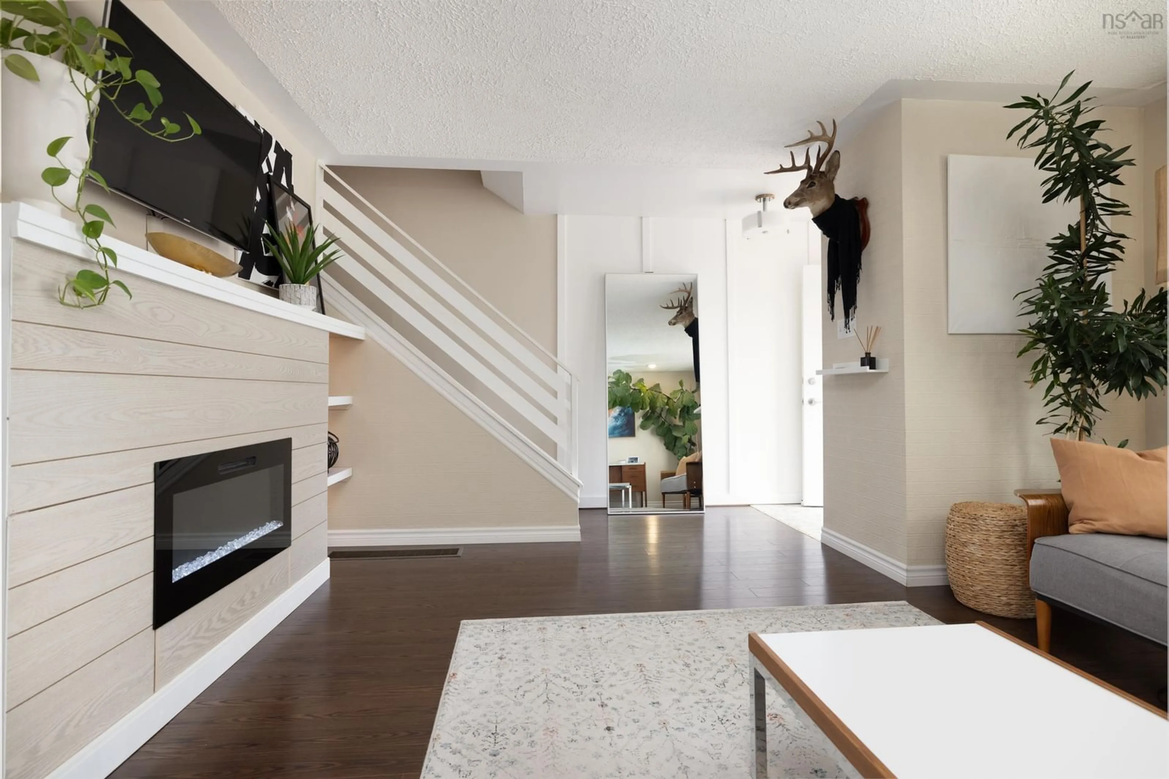 Indoor entryway for 83 Stuart Harris Dr, Dartmouth Nova Scotia B2W 3Z8