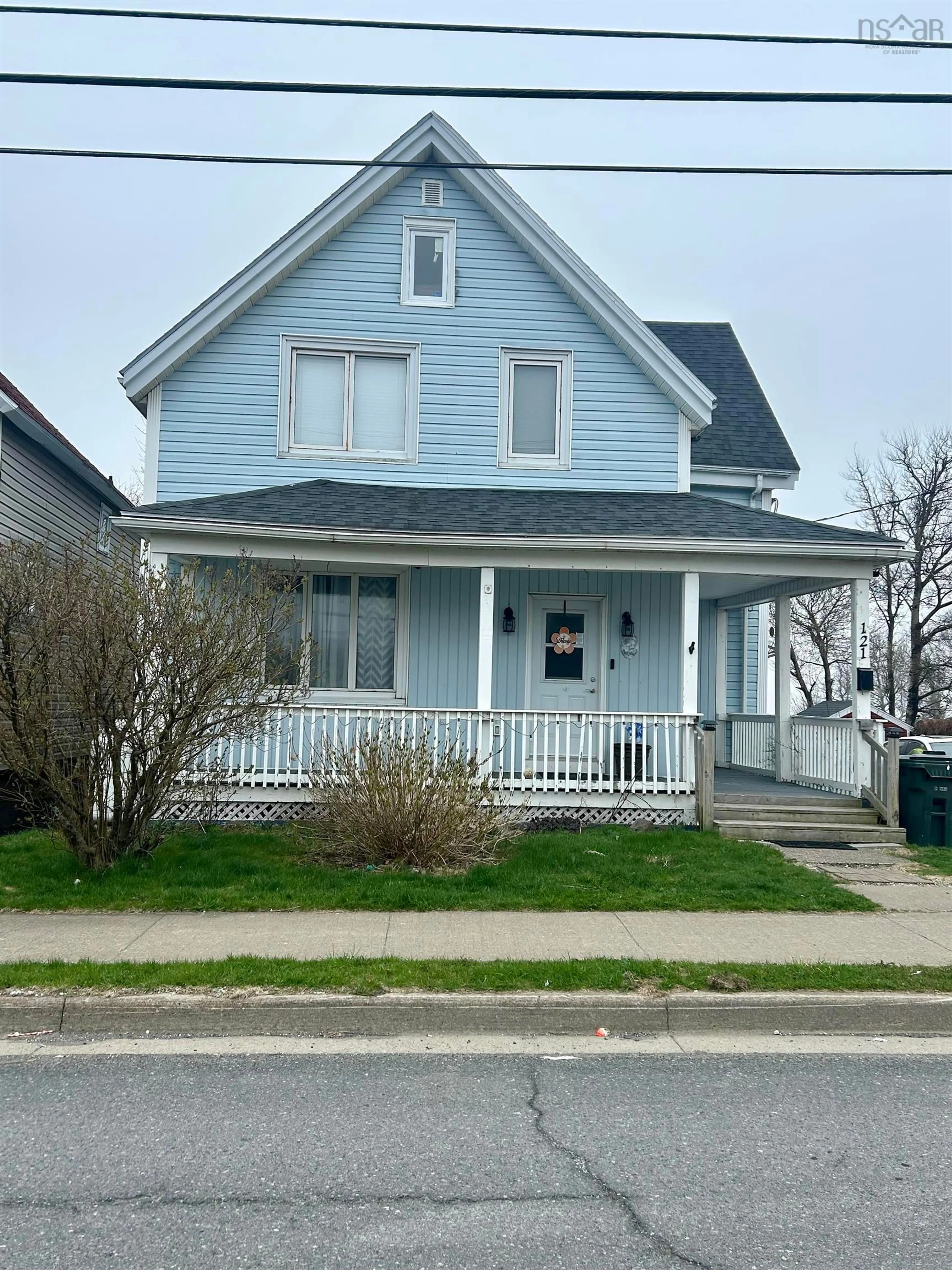 Home with vinyl exterior material, street for 121 Victoria St, Glace Bay Nova Scotia B1A 2Z7