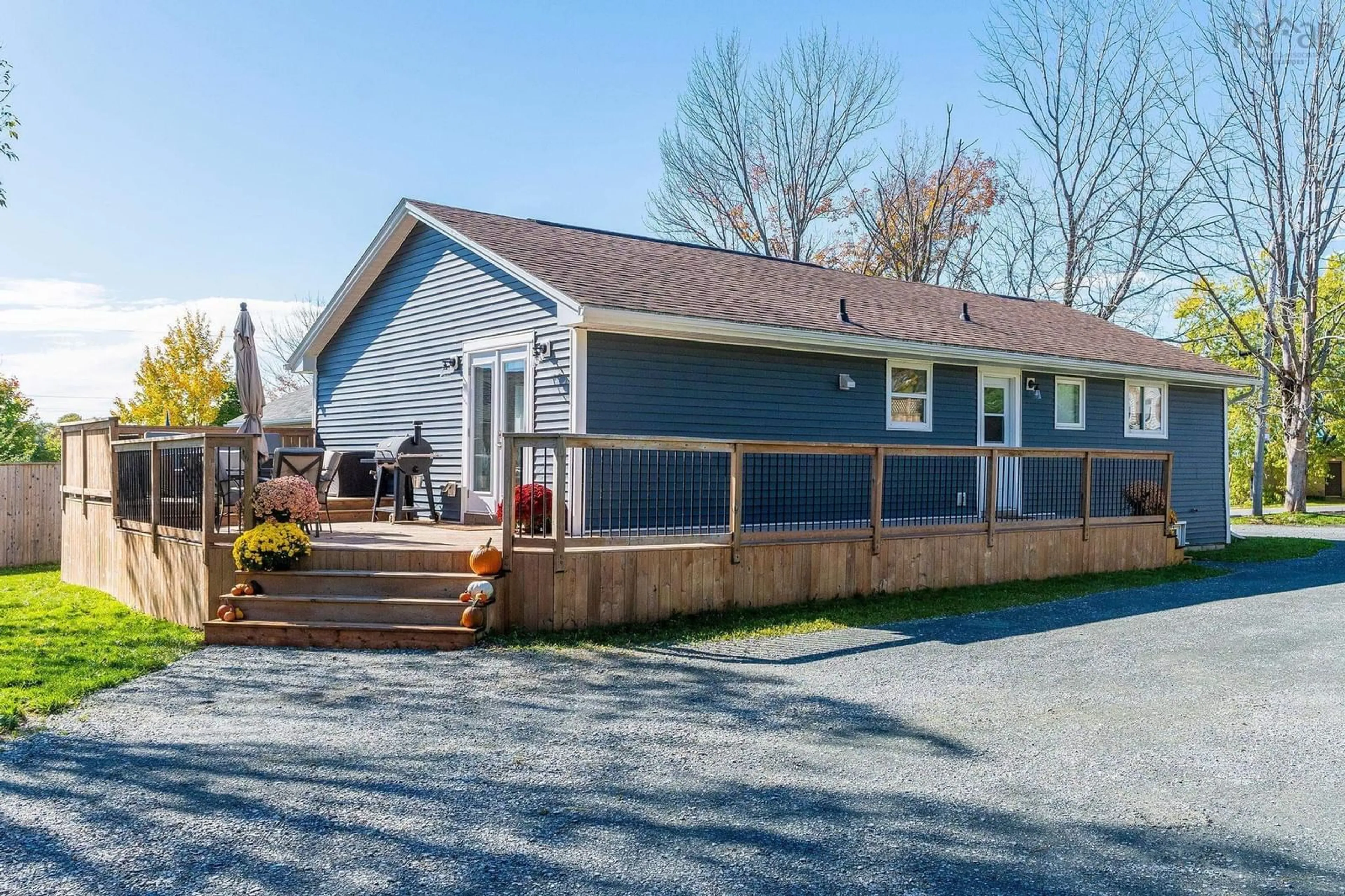 Home with vinyl exterior material, unknown for 5 Beaver Bank Rd, Lower Sackville Nova Scotia B4E 1A9