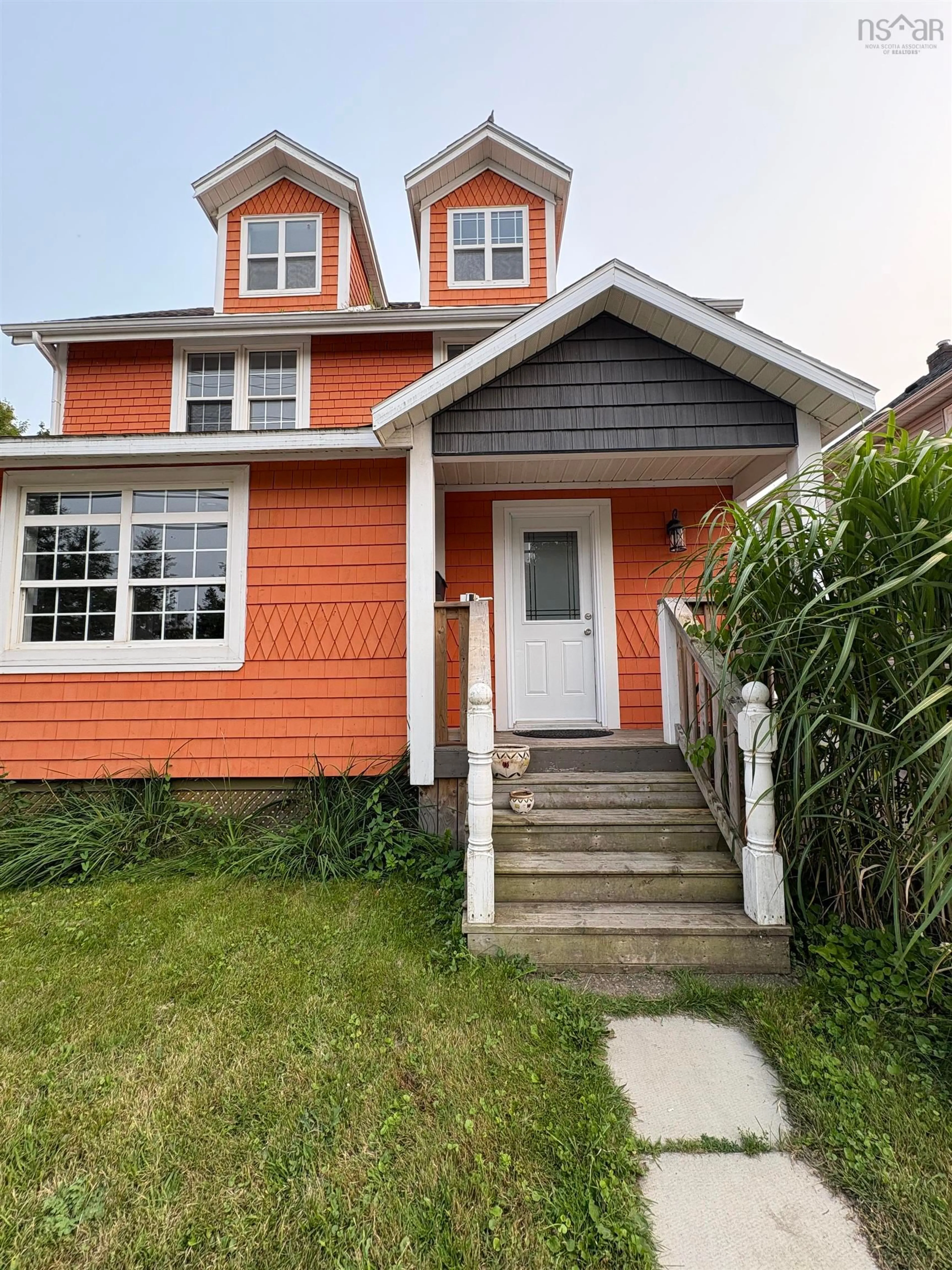 Home with vinyl exterior material, street for 1196 Prince St, Truro Nova Scotia B2N 1J4