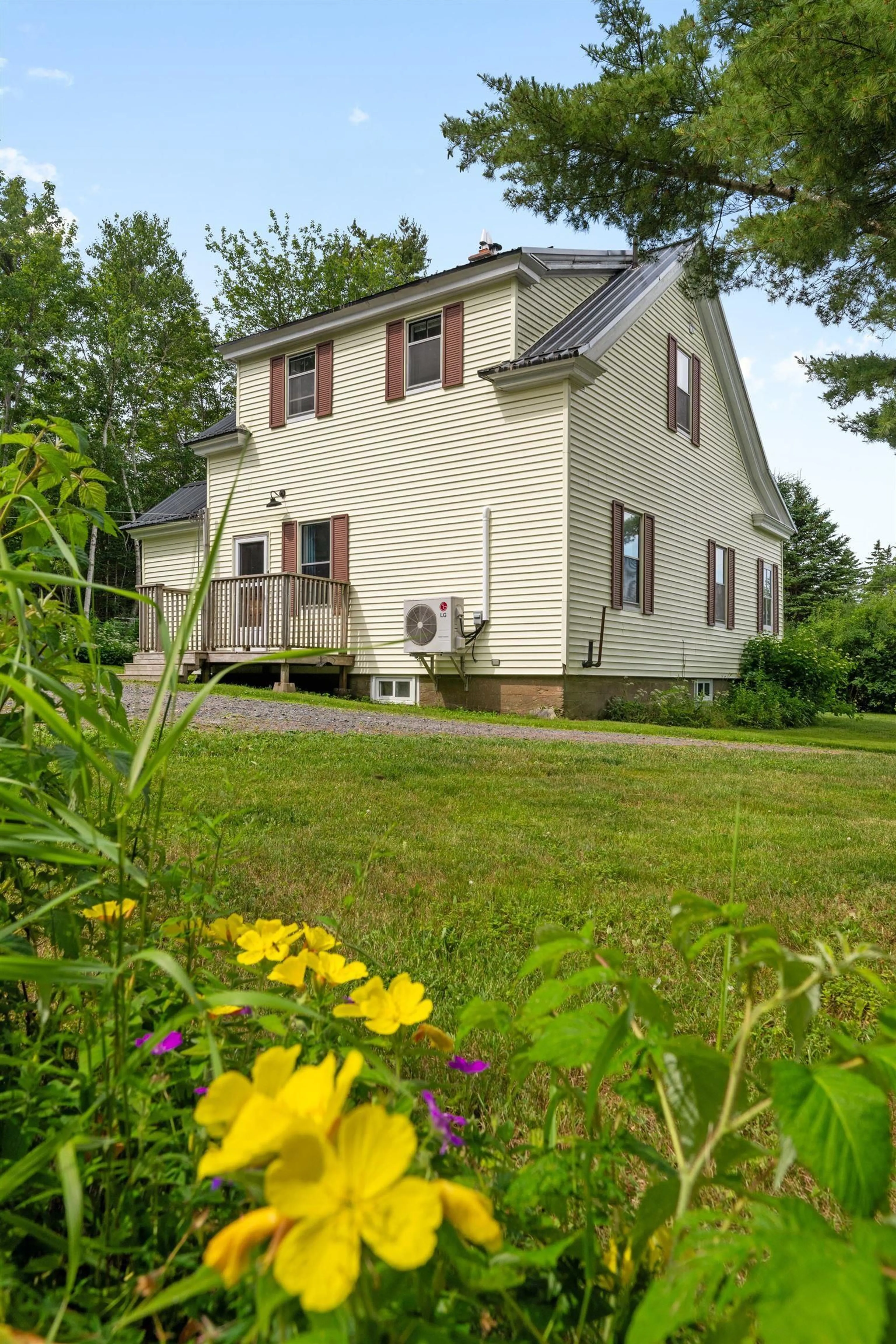 A pic from outside/outdoor area/front of a property/back of a property/a pic from drone, street for 4 Memory Rd, Musquodoboit Harbour Nova Scotia B0J 2L0