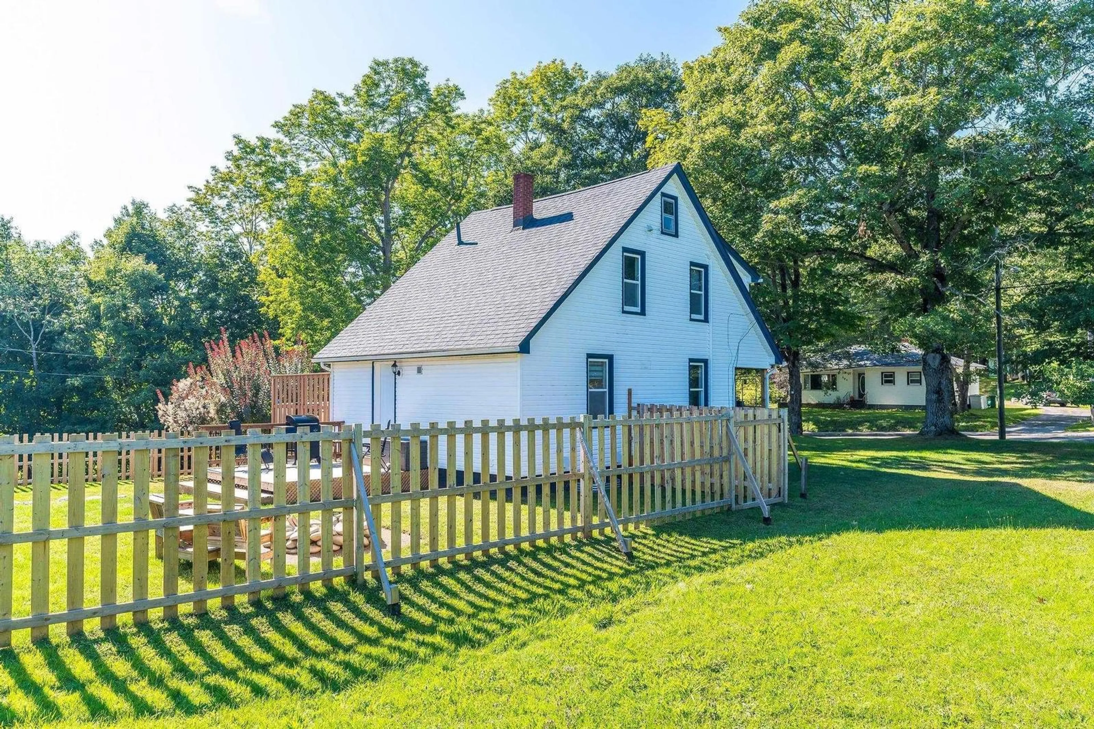 A pic from outside/outdoor area/front of a property/back of a property/a pic from drone, street for 304 Aberdeen Rd, Bridgewater Nova Scotia B4V 2T2