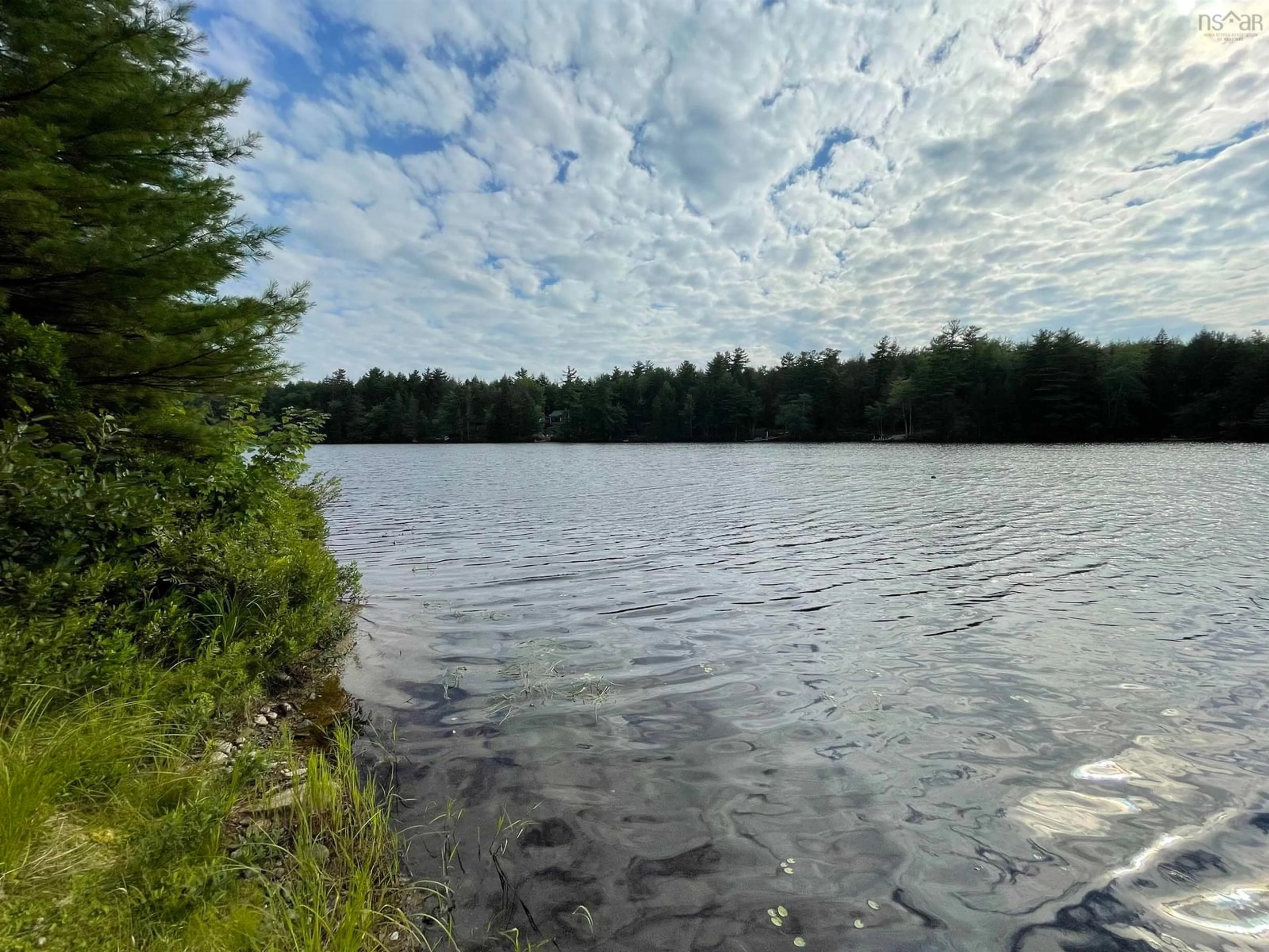 A pic of a room for 141 Hidden Lake East, Labelle Nova Scotia B0T 1E0