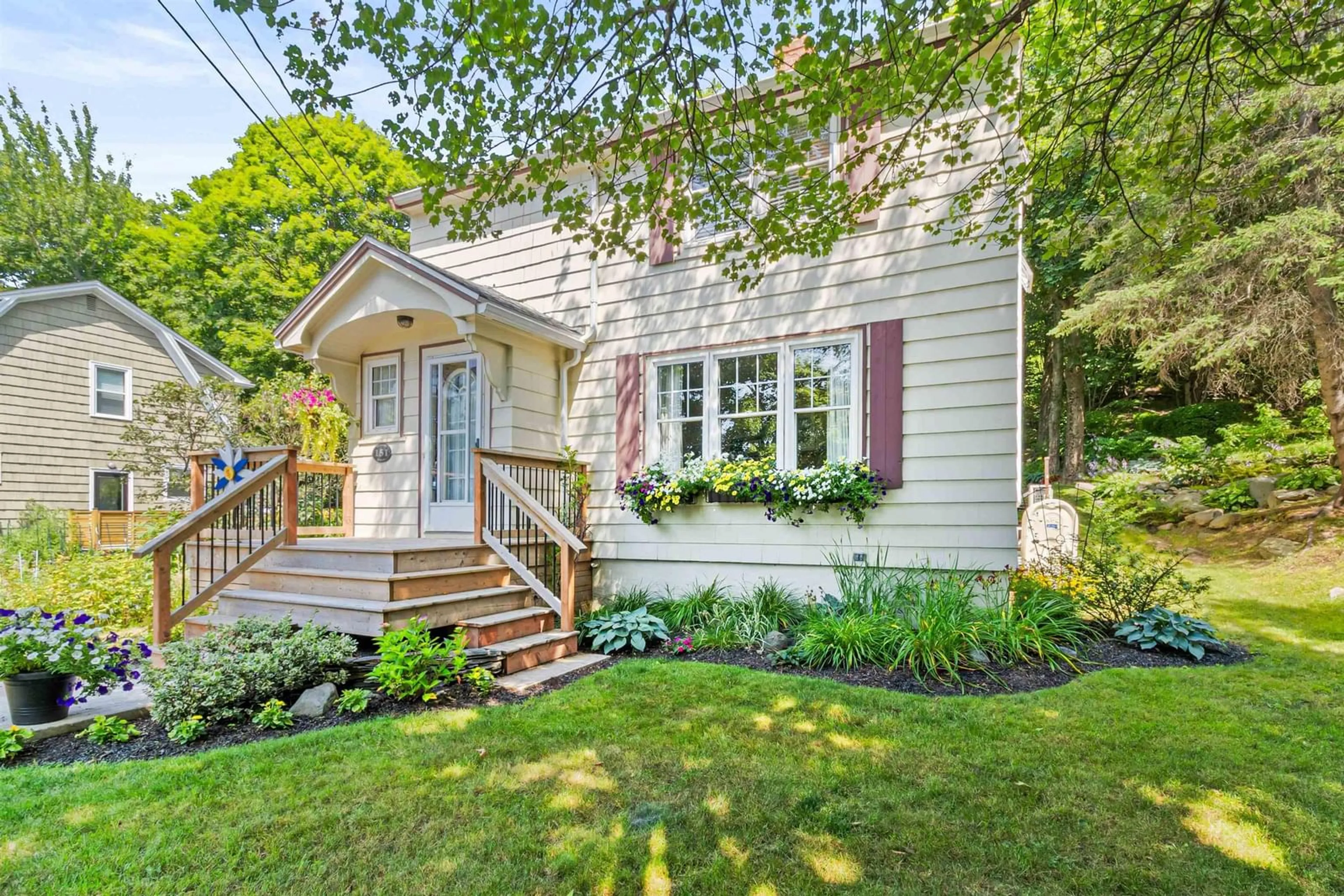 Unknown for 151 Pleasant St, Dartmouth Nova Scotia B2Y 3P8