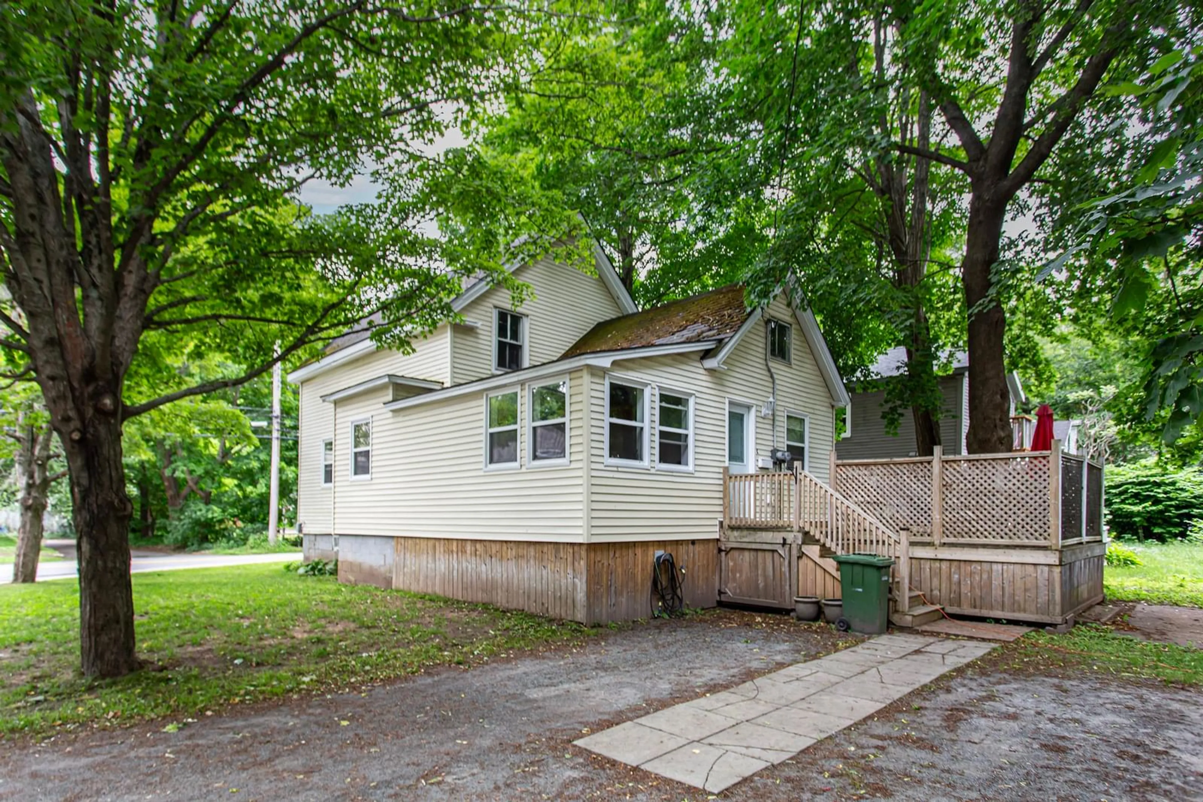 Home with vinyl exterior material, street for 27 Canaan Ave, Kentville Nova Scotia B4N 1B8