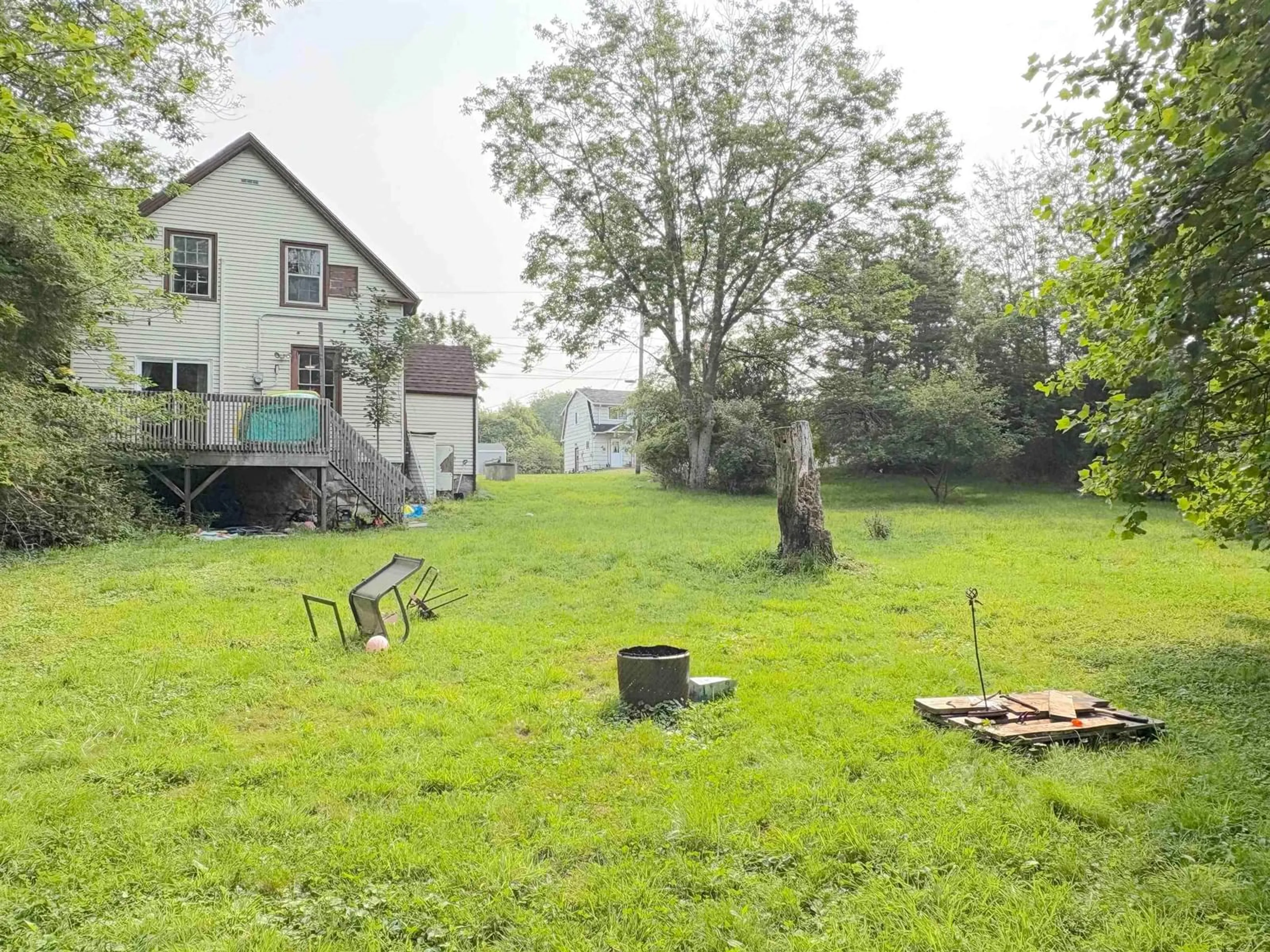 A pic from outside/outdoor area/front of a property/back of a property/a pic from drone, water/lake/river/ocean view for 107 Parr St, Shelburne Nova Scotia B0T 1W0