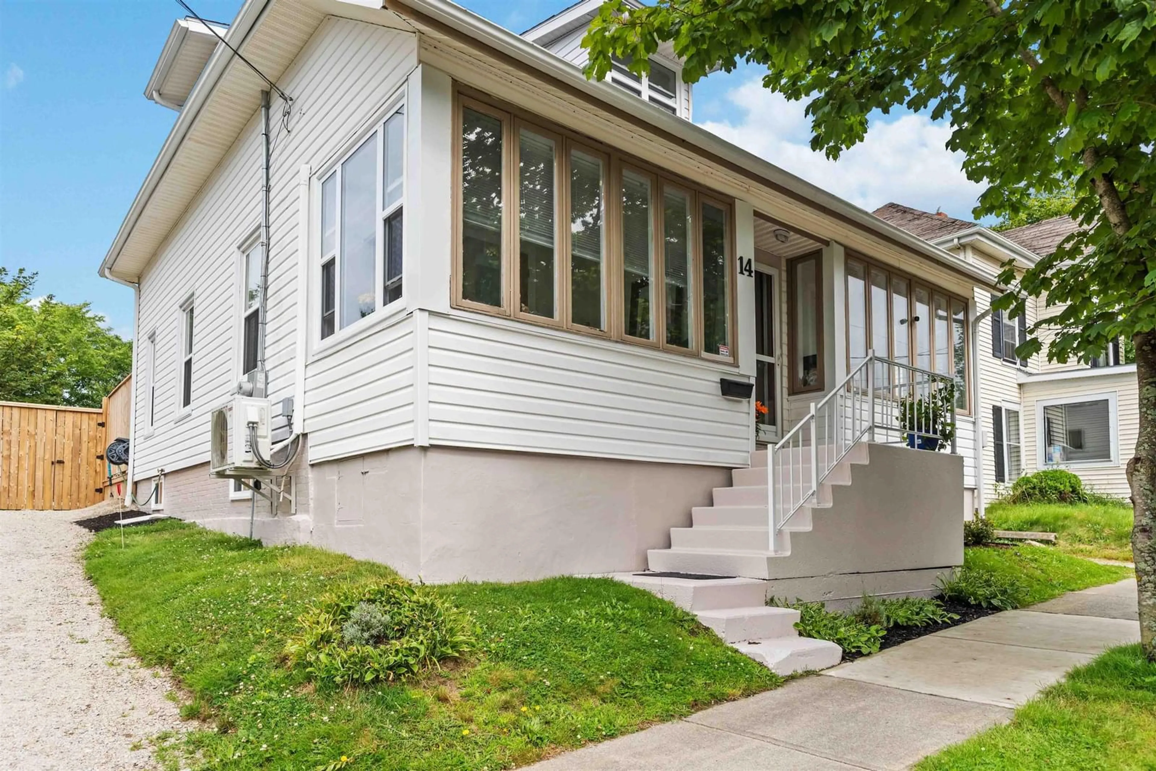 Home with vinyl exterior material, street for 14 Ryerson Crt, Yarmouth Nova Scotia B5A 1V6