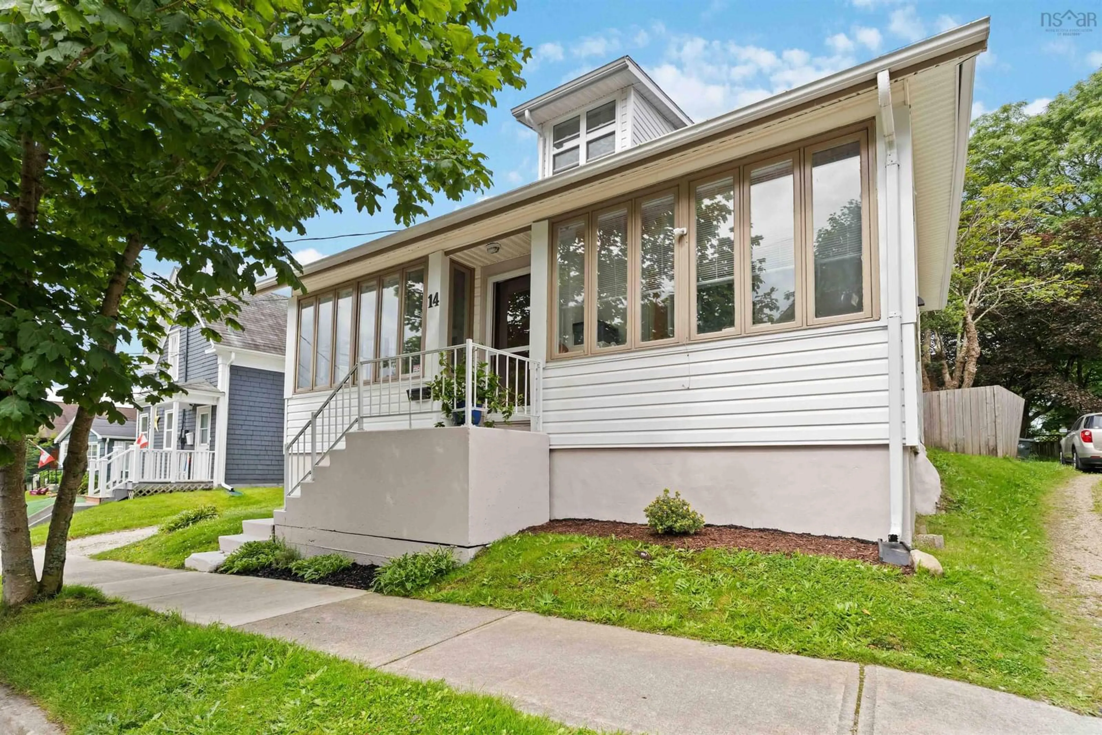 Home with vinyl exterior material, street for 14 Ryerson Crt, Yarmouth Nova Scotia B5A 1V6