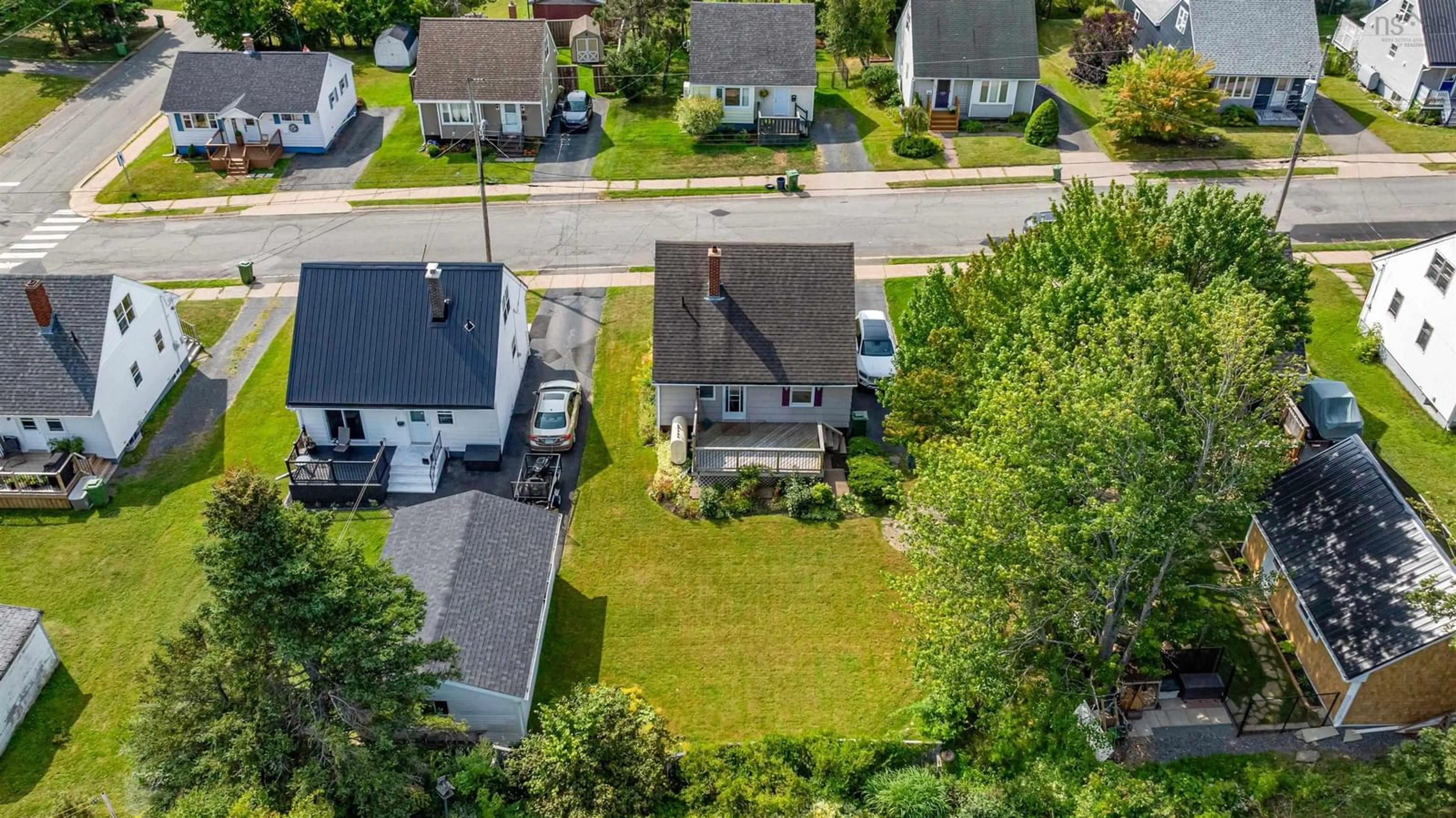 A pic from outside/outdoor area/front of a property/back of a property/a pic from drone, street for 329 Victoria Ave, New Glasgow Nova Scotia B2H 1W6