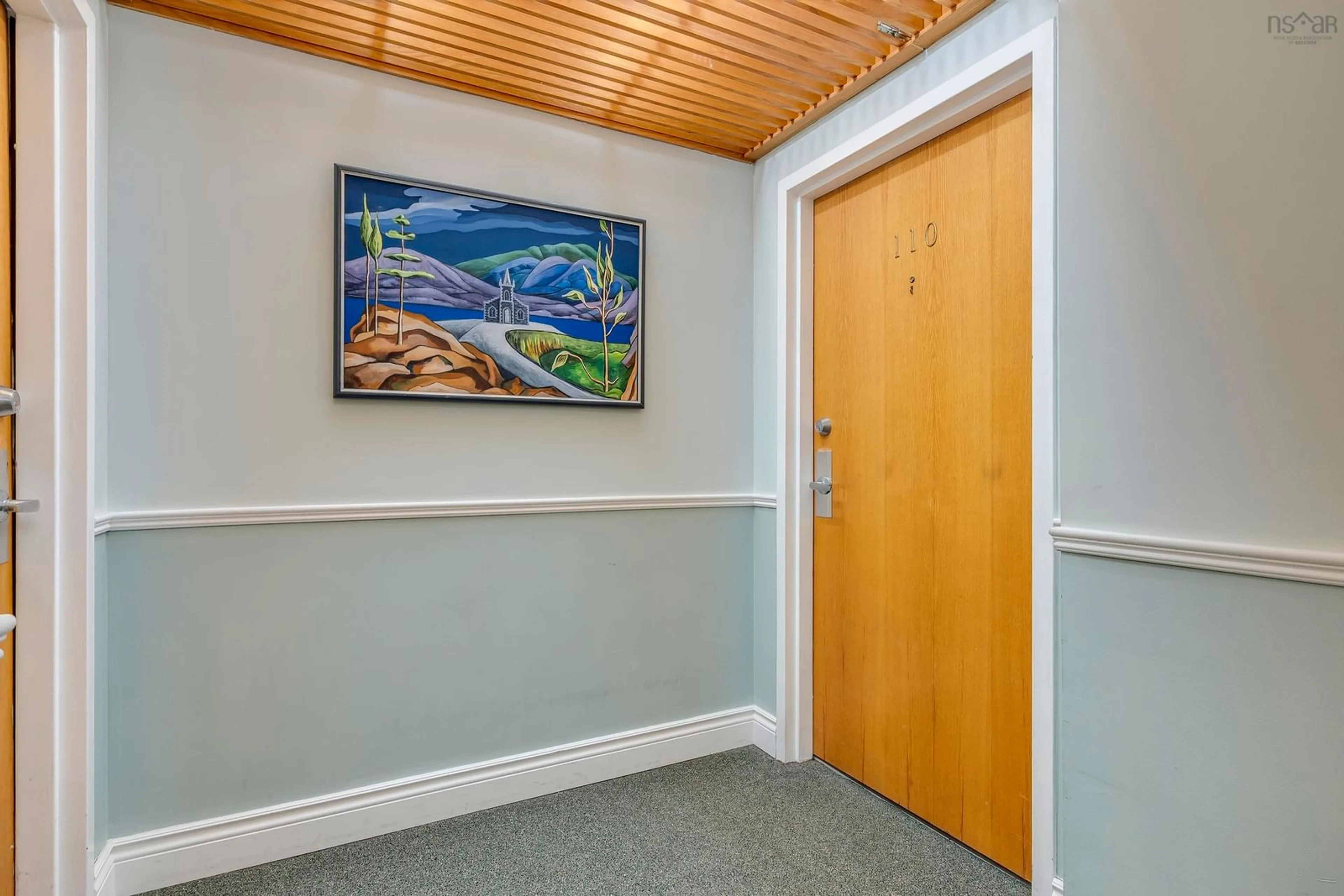 Indoor entryway for 1350 Oxford St #110, Halifax Nova Scotia B3H 3Y8