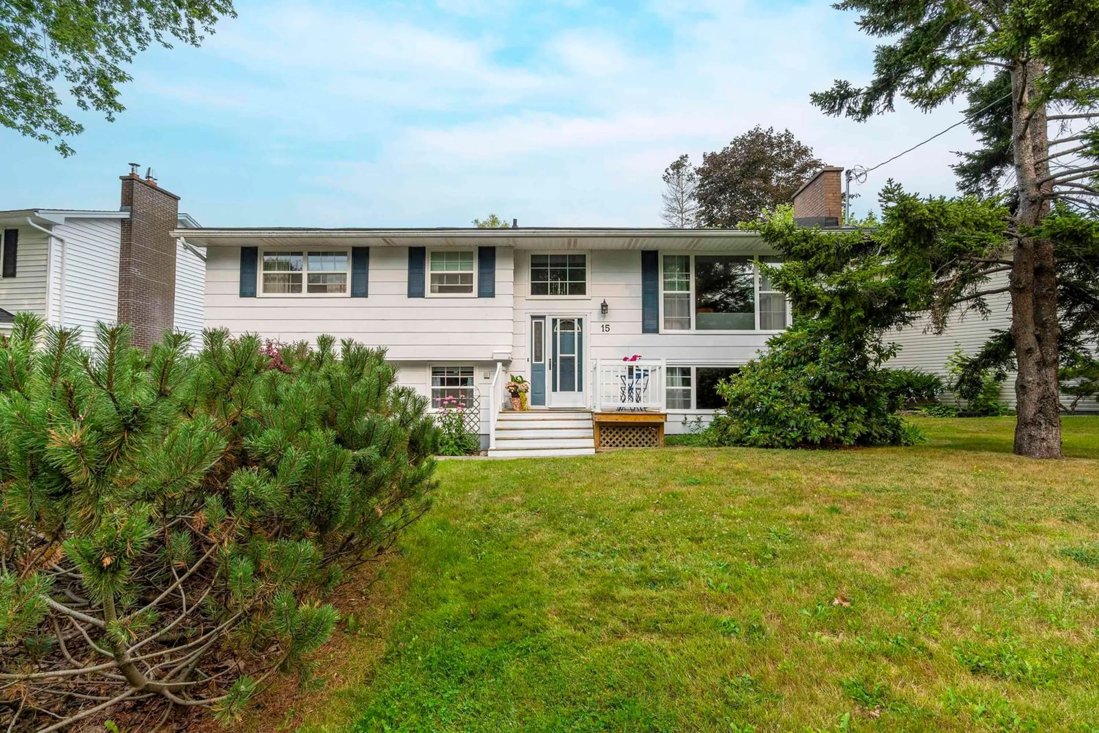 Home with vinyl exterior material, street for 15 Landrace Cres, Dartmouth Nova Scotia B2W 2P8