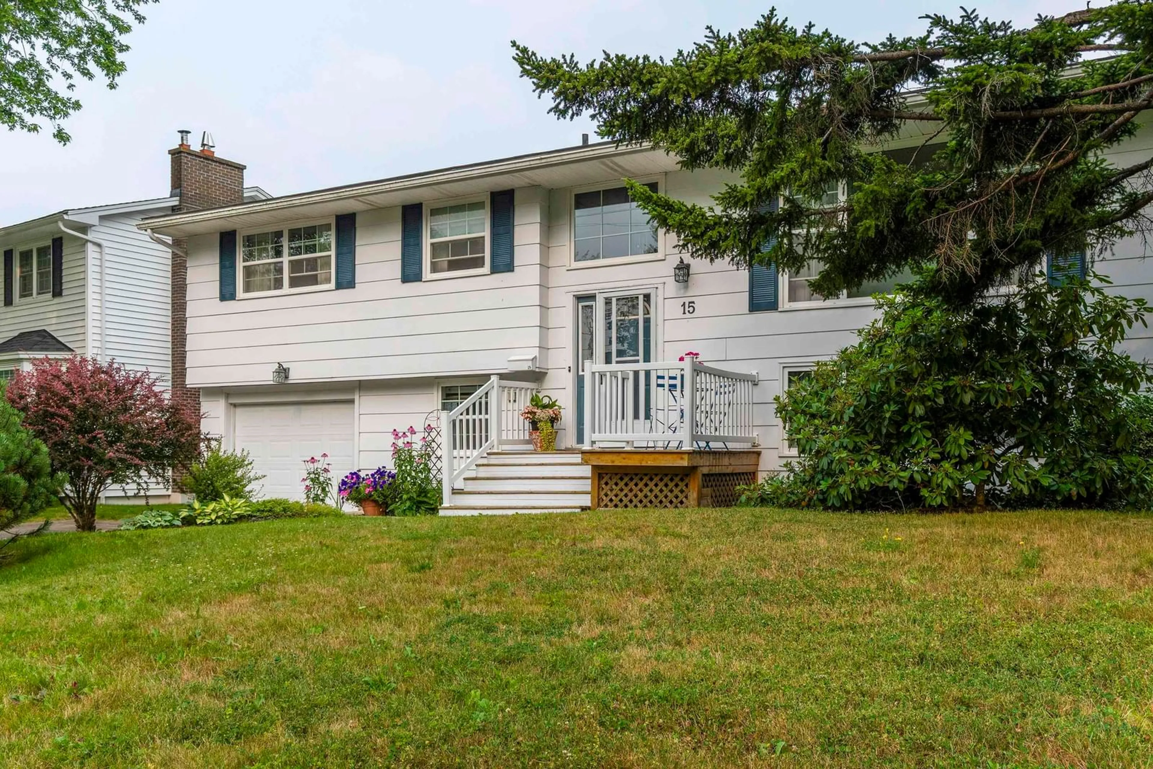 Home with vinyl exterior material, street for 15 Landrace Cres, Dartmouth Nova Scotia B2W 2P8