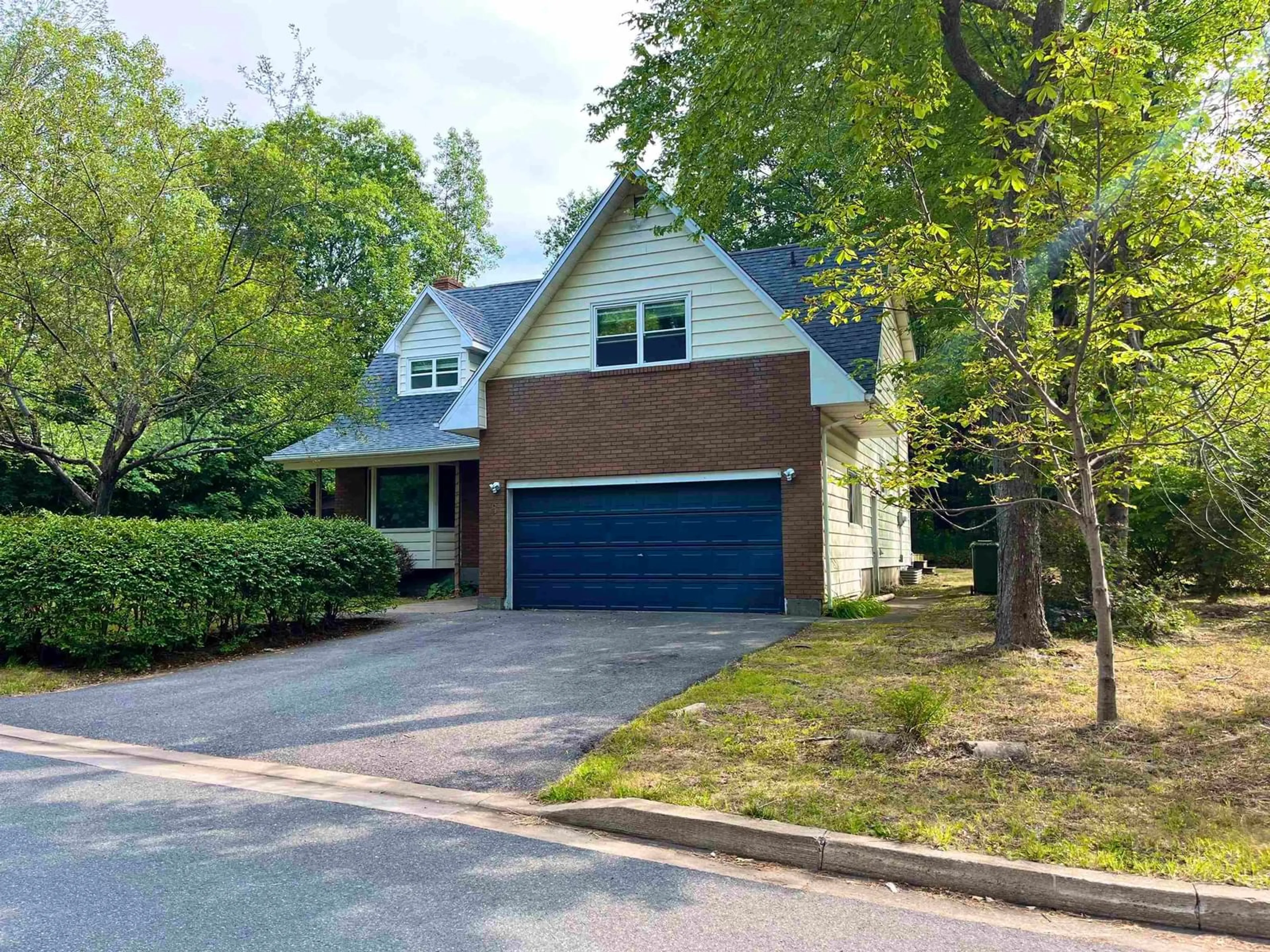 Unknown for 6 Duke St, Bridgewater Nova Scotia B4V 1K4