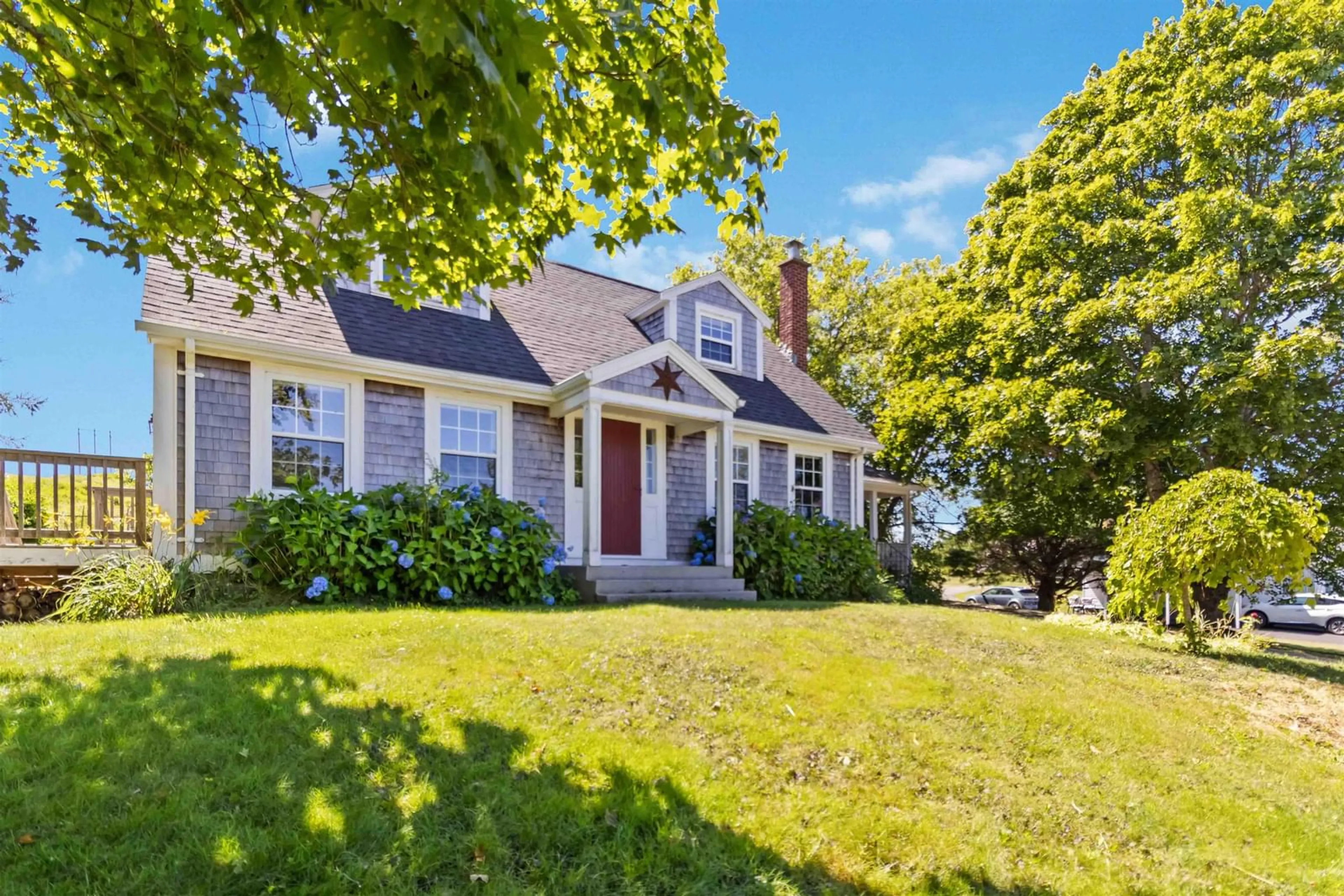 Unknown for 385 Green St, Lunenburg Nova Scotia B0J 2C0